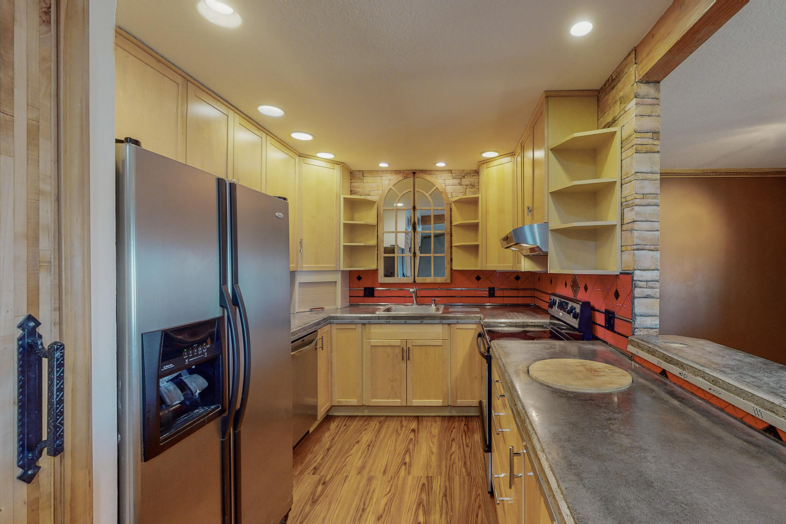 913 Country Club Drive SE Unit: E