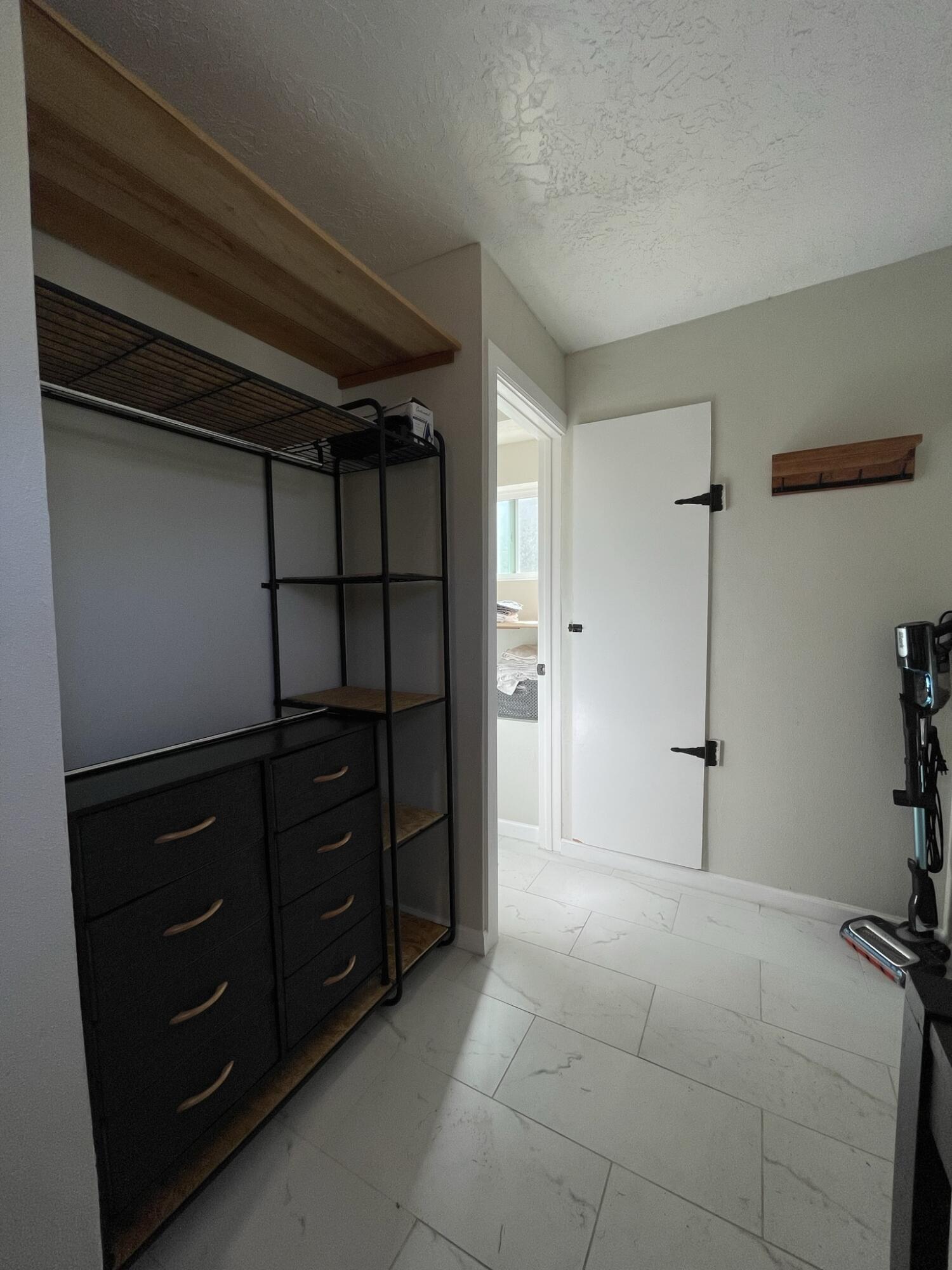1019 Cerro Vista Road SW