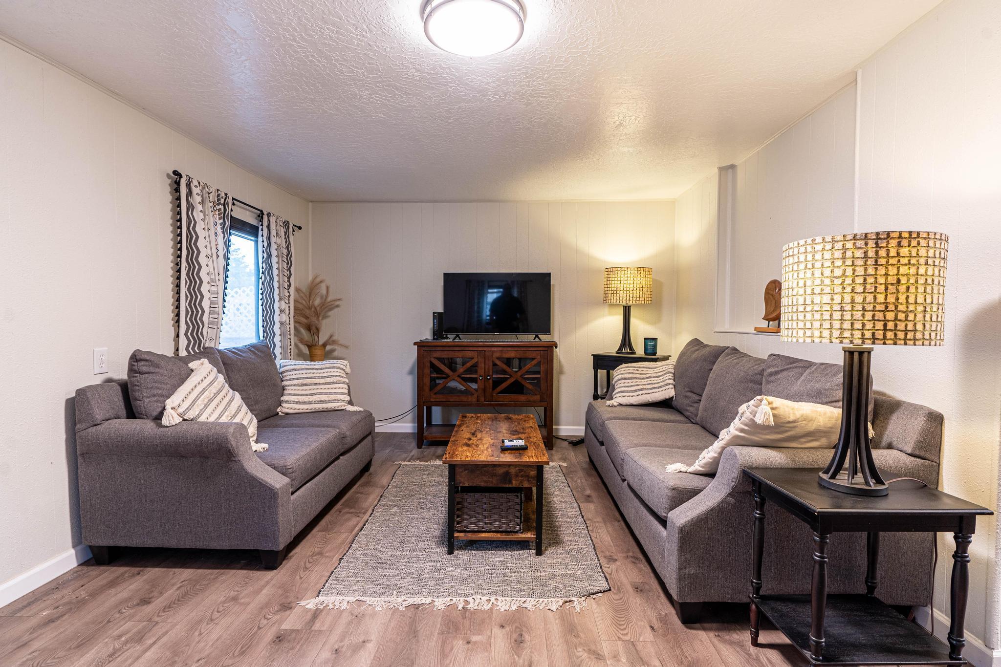 1019 Cerro Vista Road SW