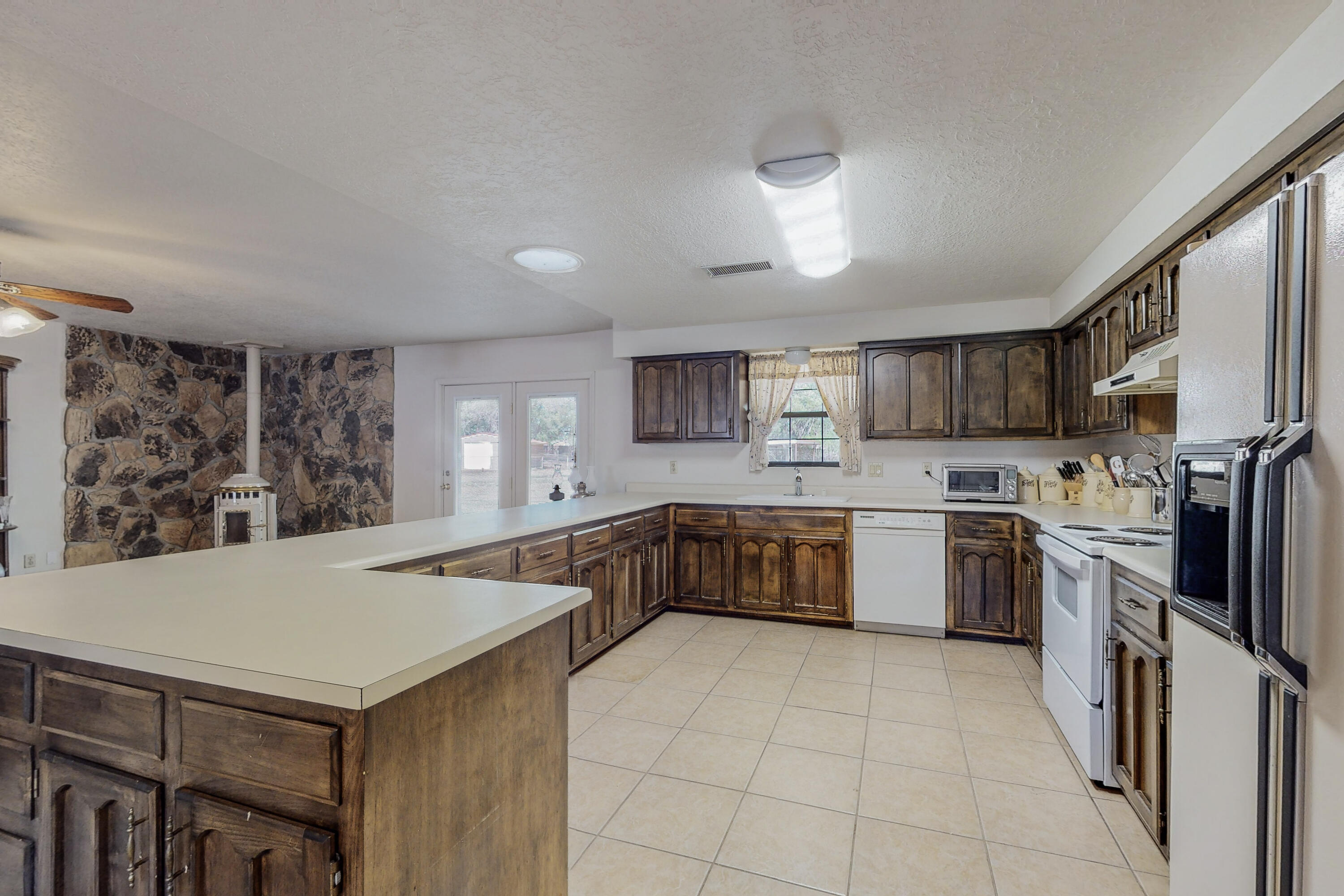 2075 Camino De Chavez Road