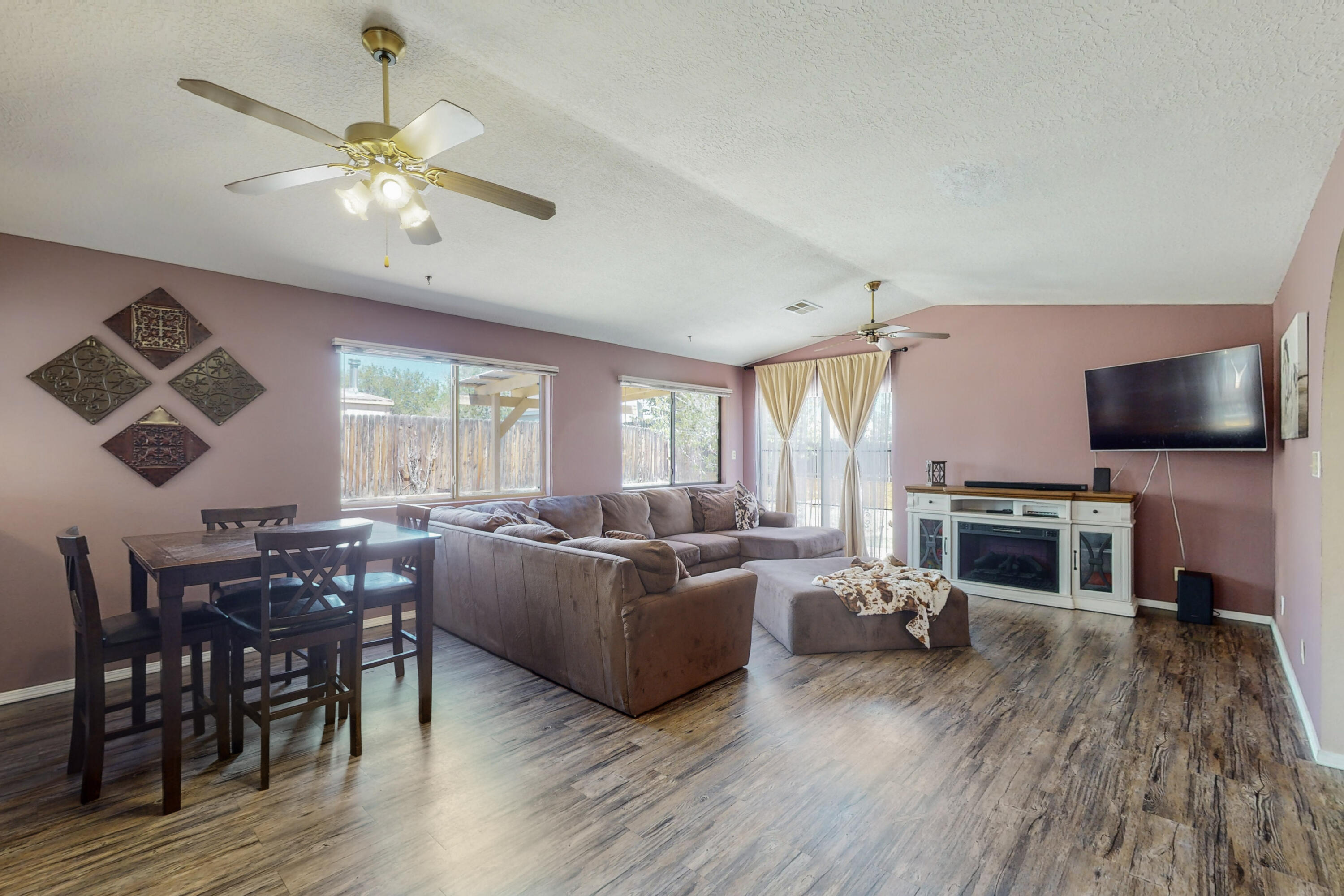 1379 Fireweed Drive NE