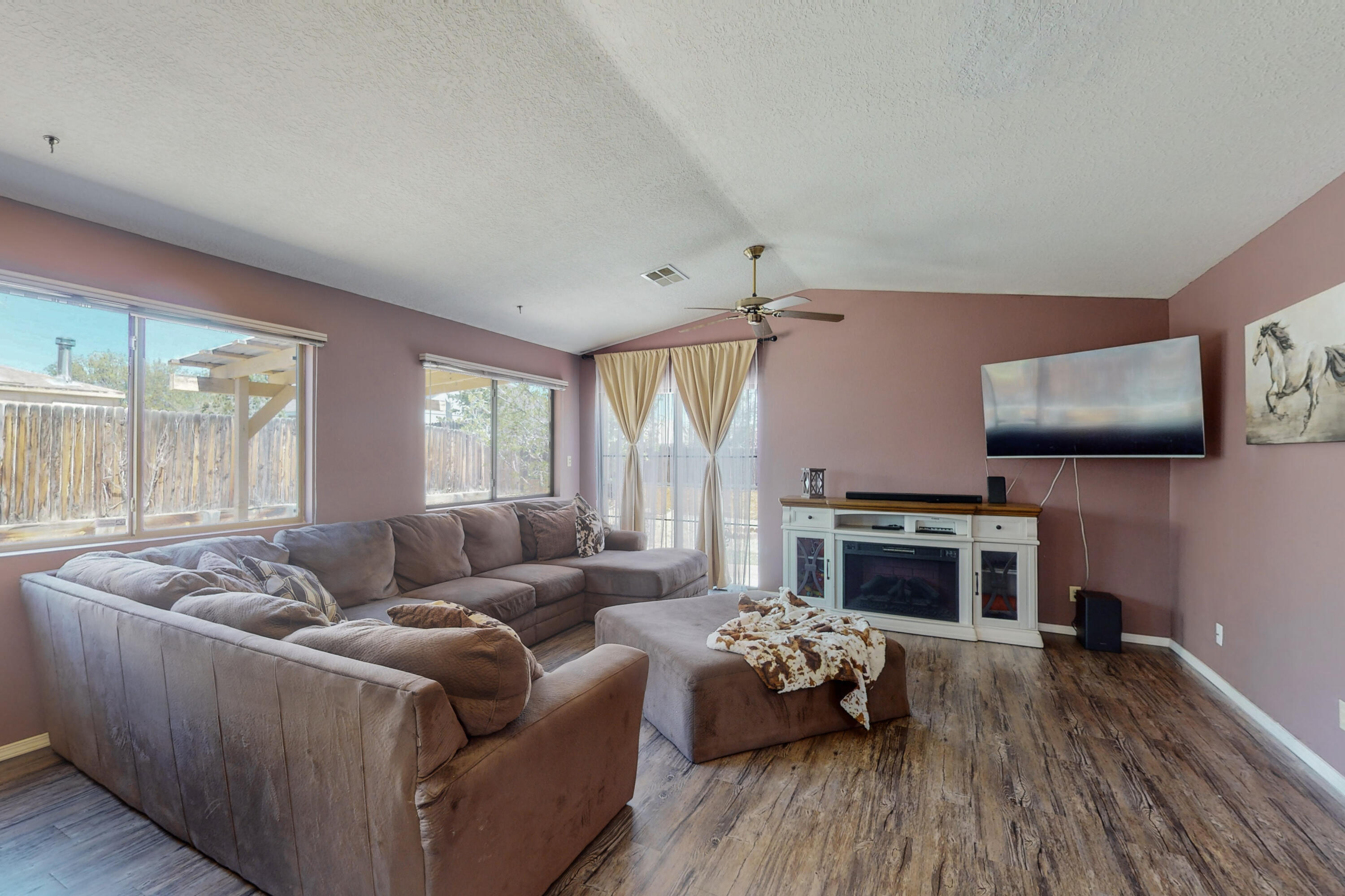 1379 Fireweed Drive NE