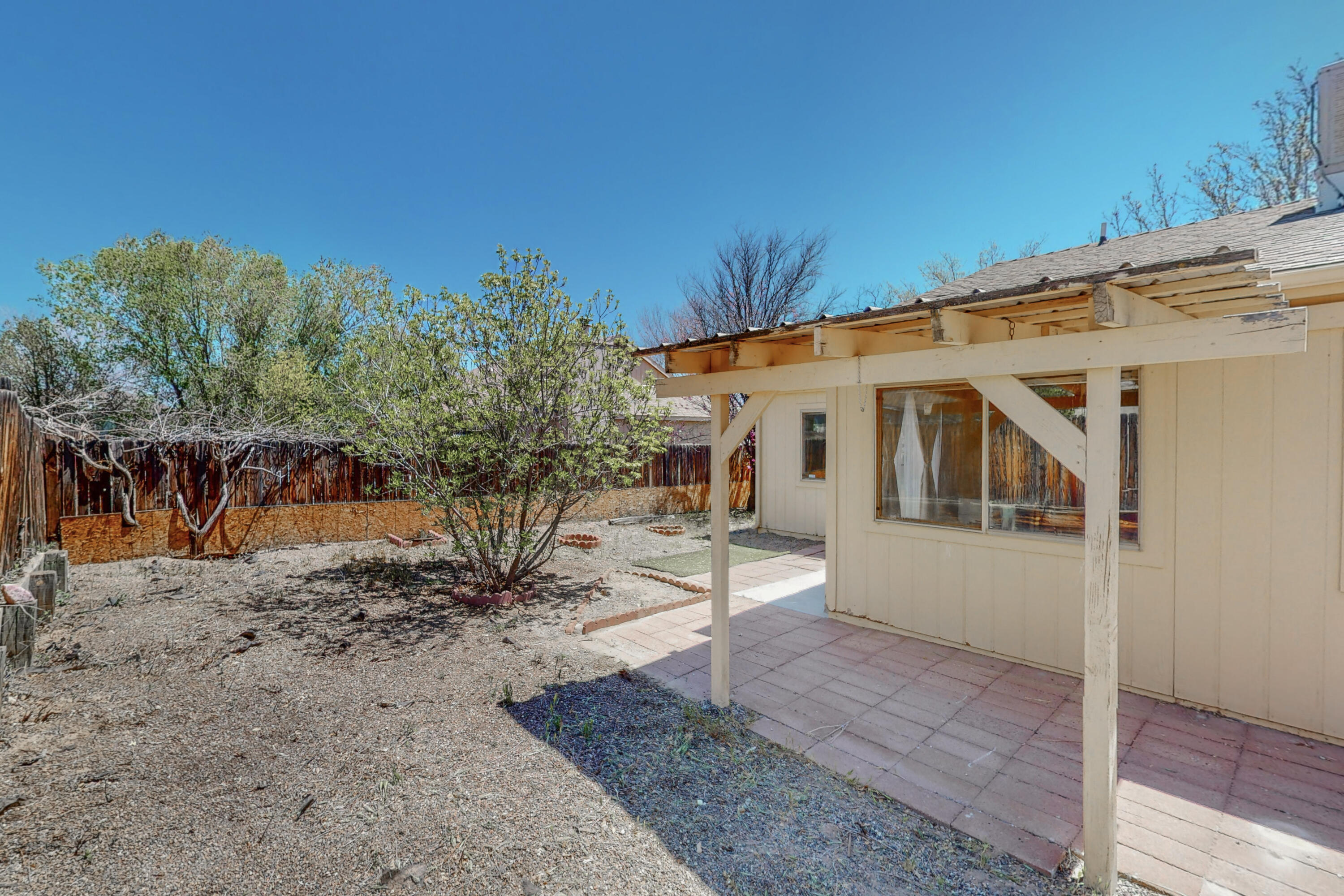 1379 Fireweed Drive NE
