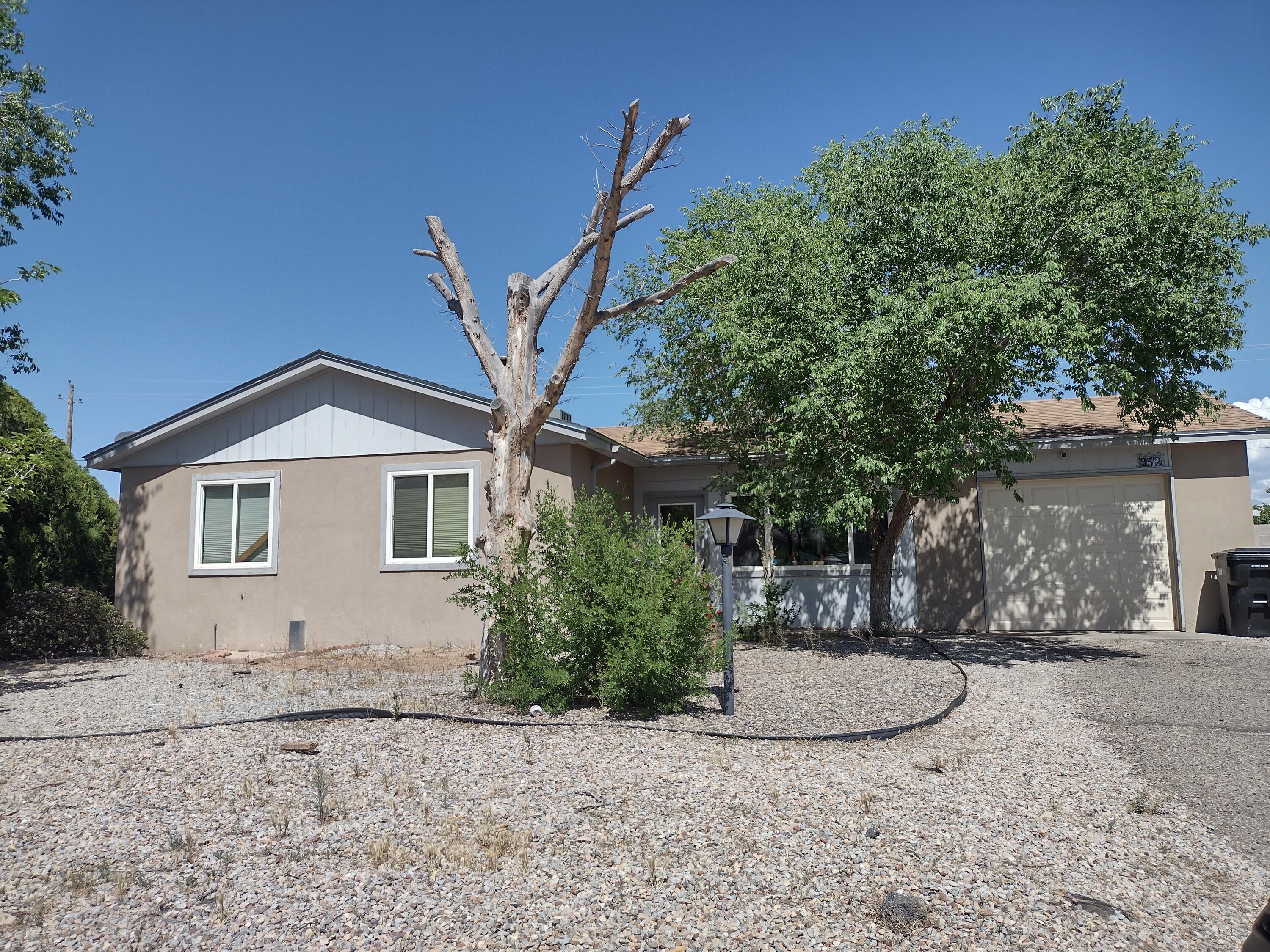 952 Sunflower Drive SW