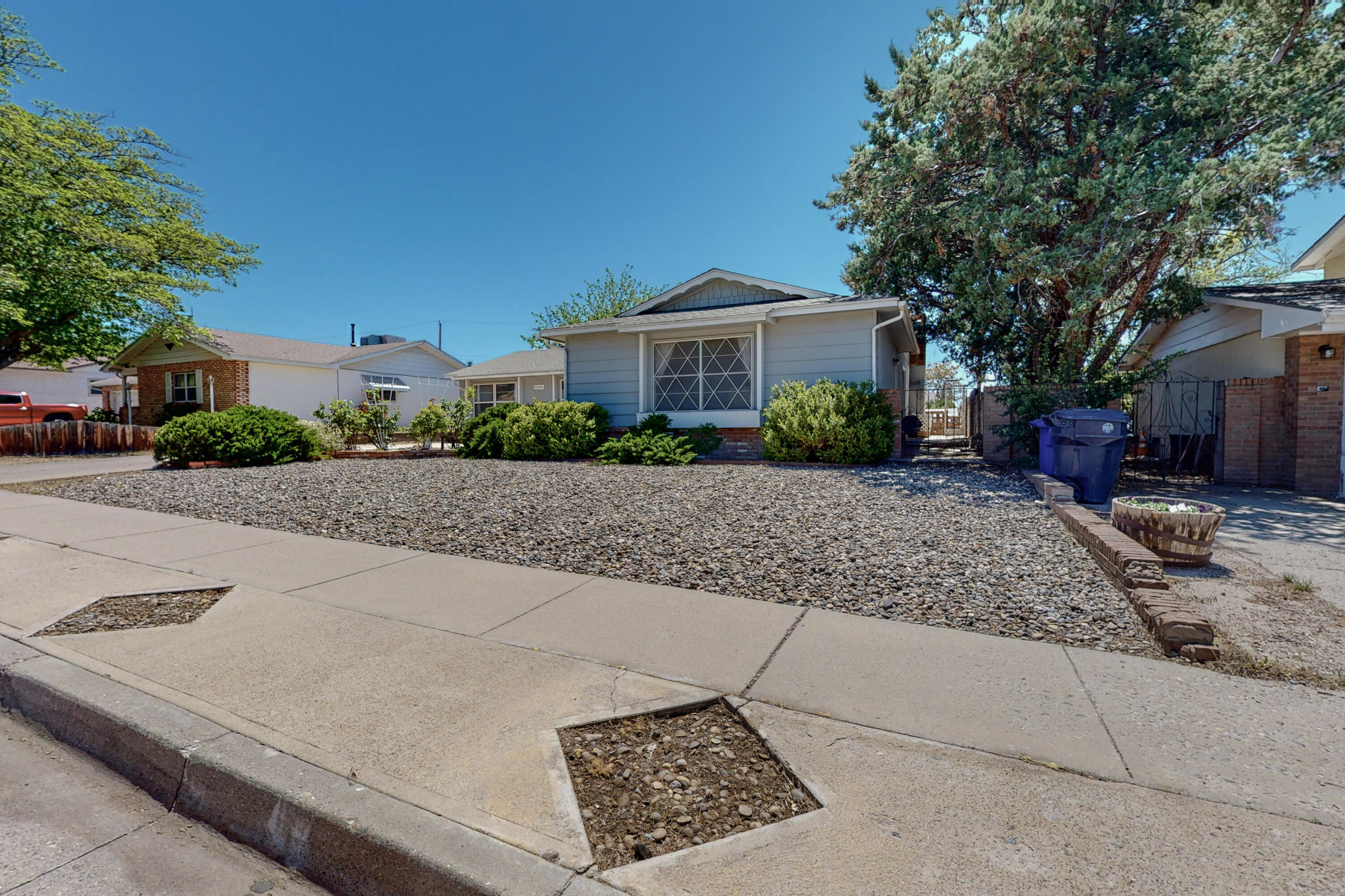 11520 Palm Springs Avenue NE