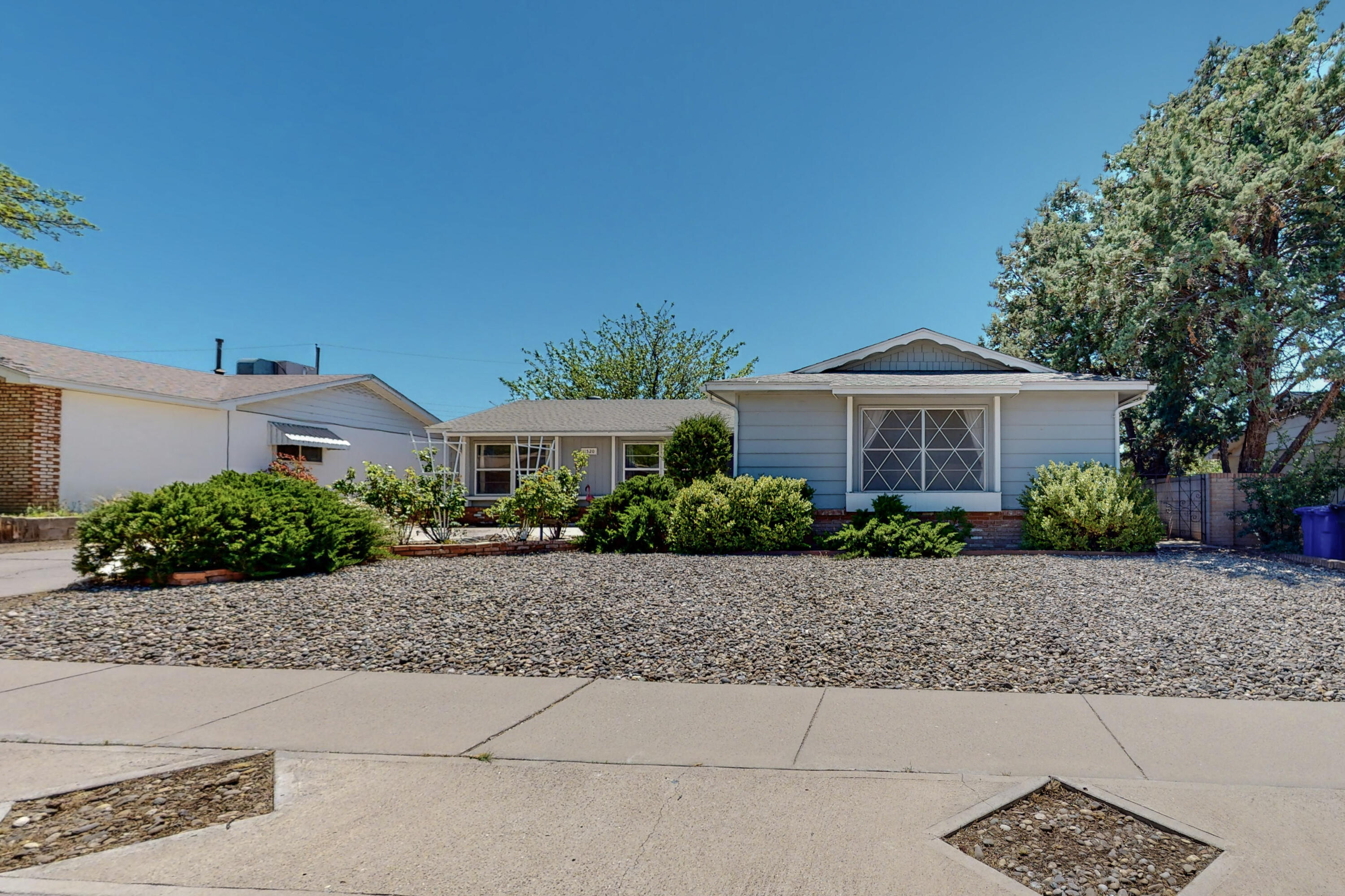 11520 Palm Springs Avenue NE