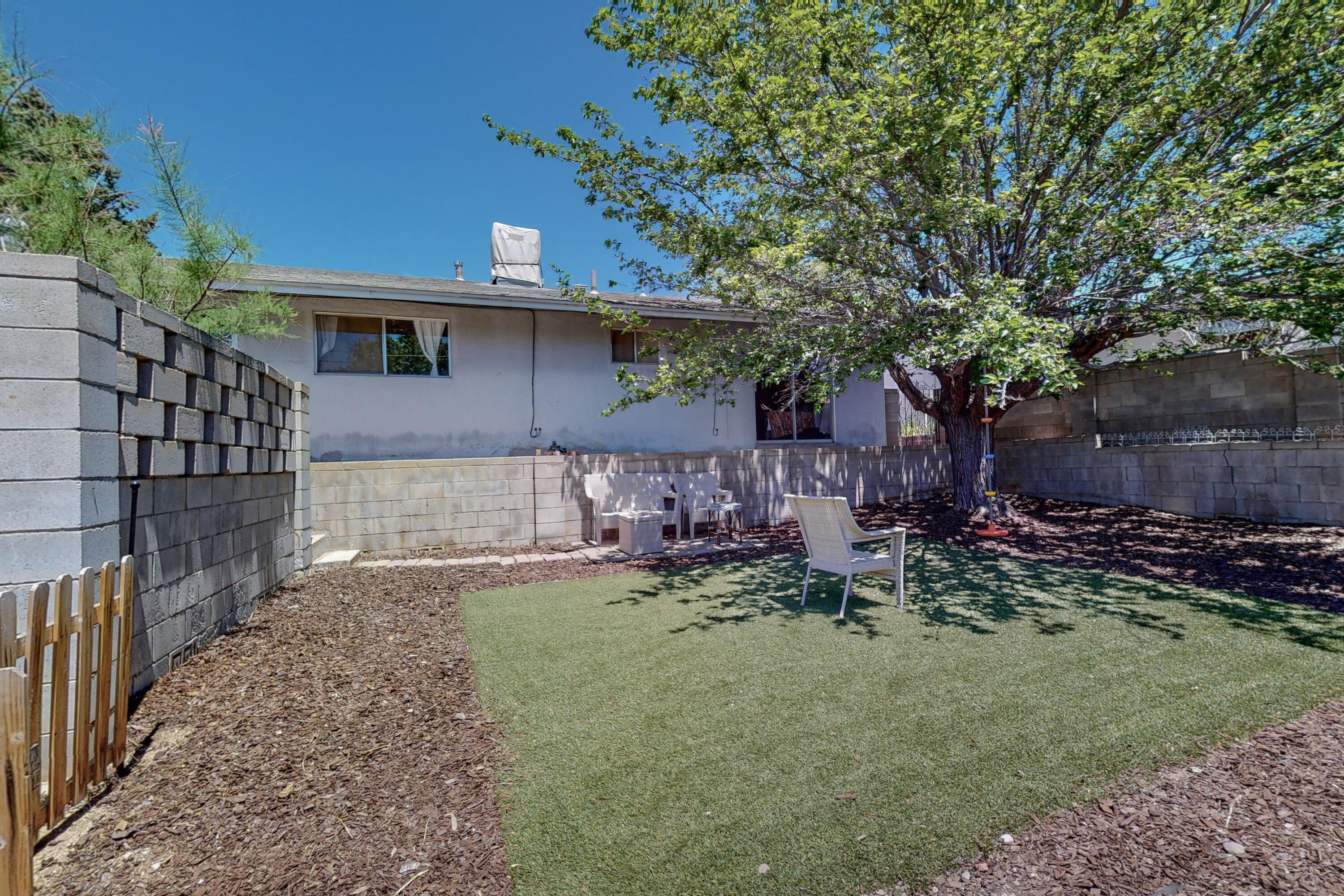 11520 Palm Springs Avenue NE