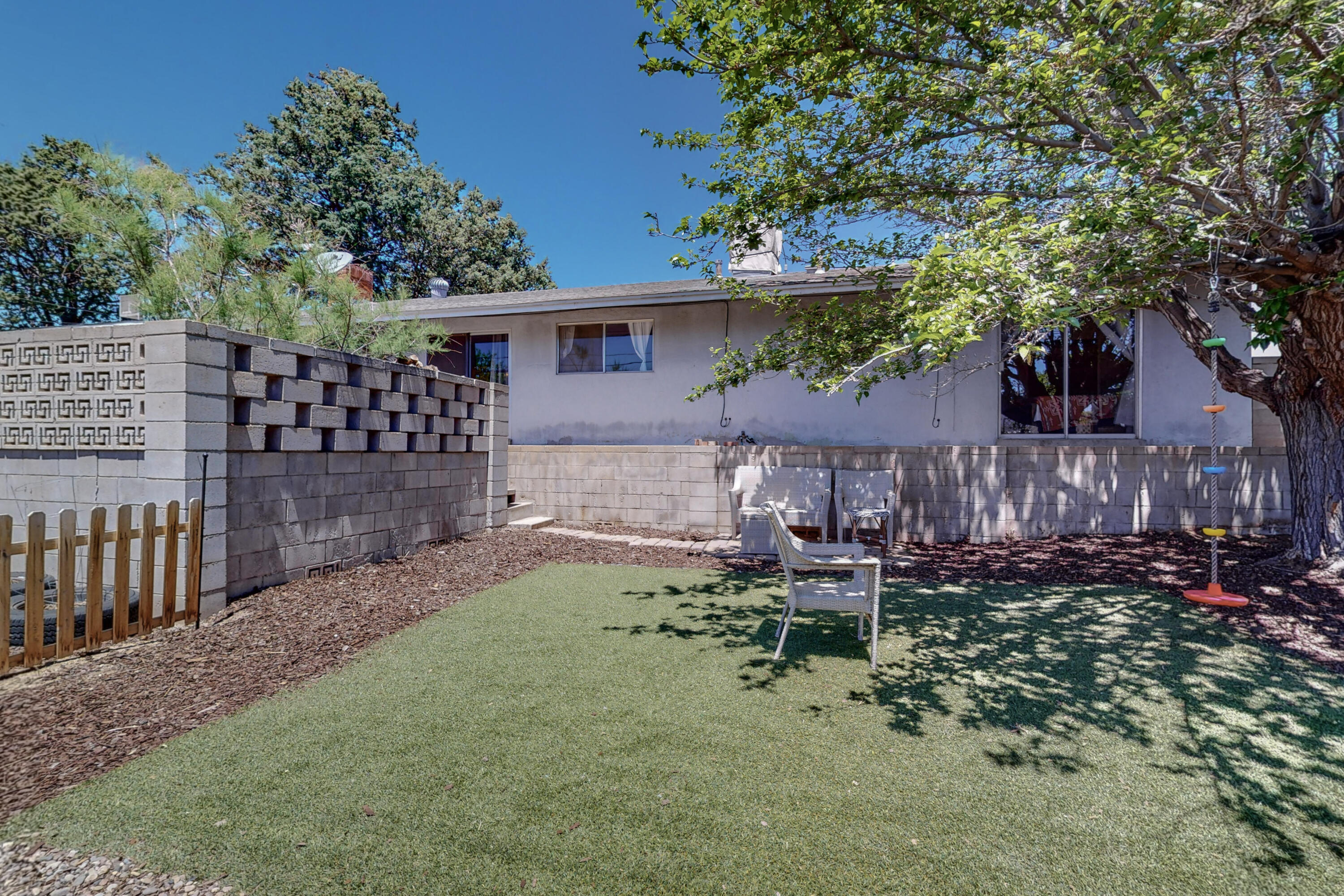 11520 Palm Springs Avenue NE