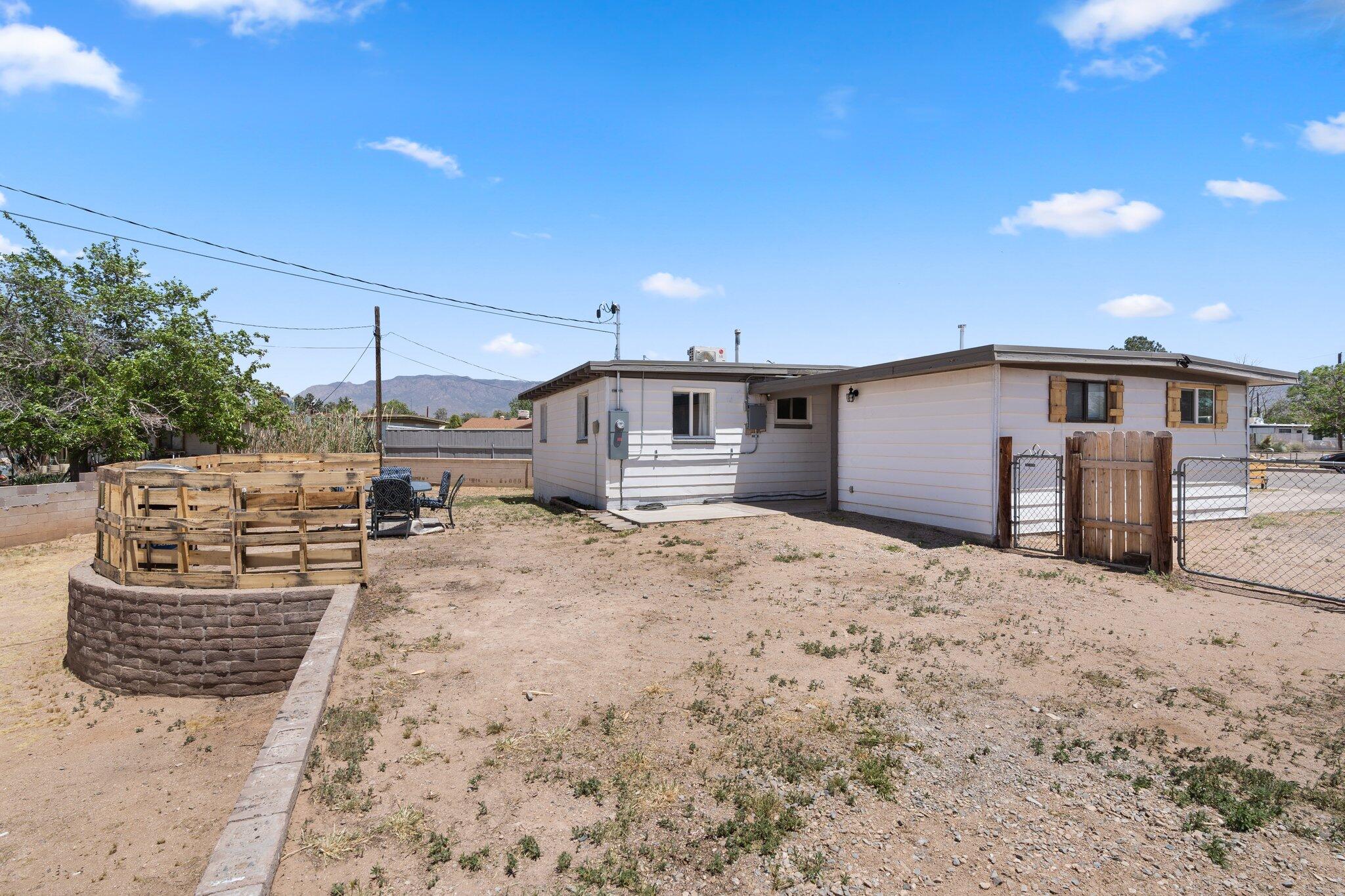 1131 Mckee Drive NE