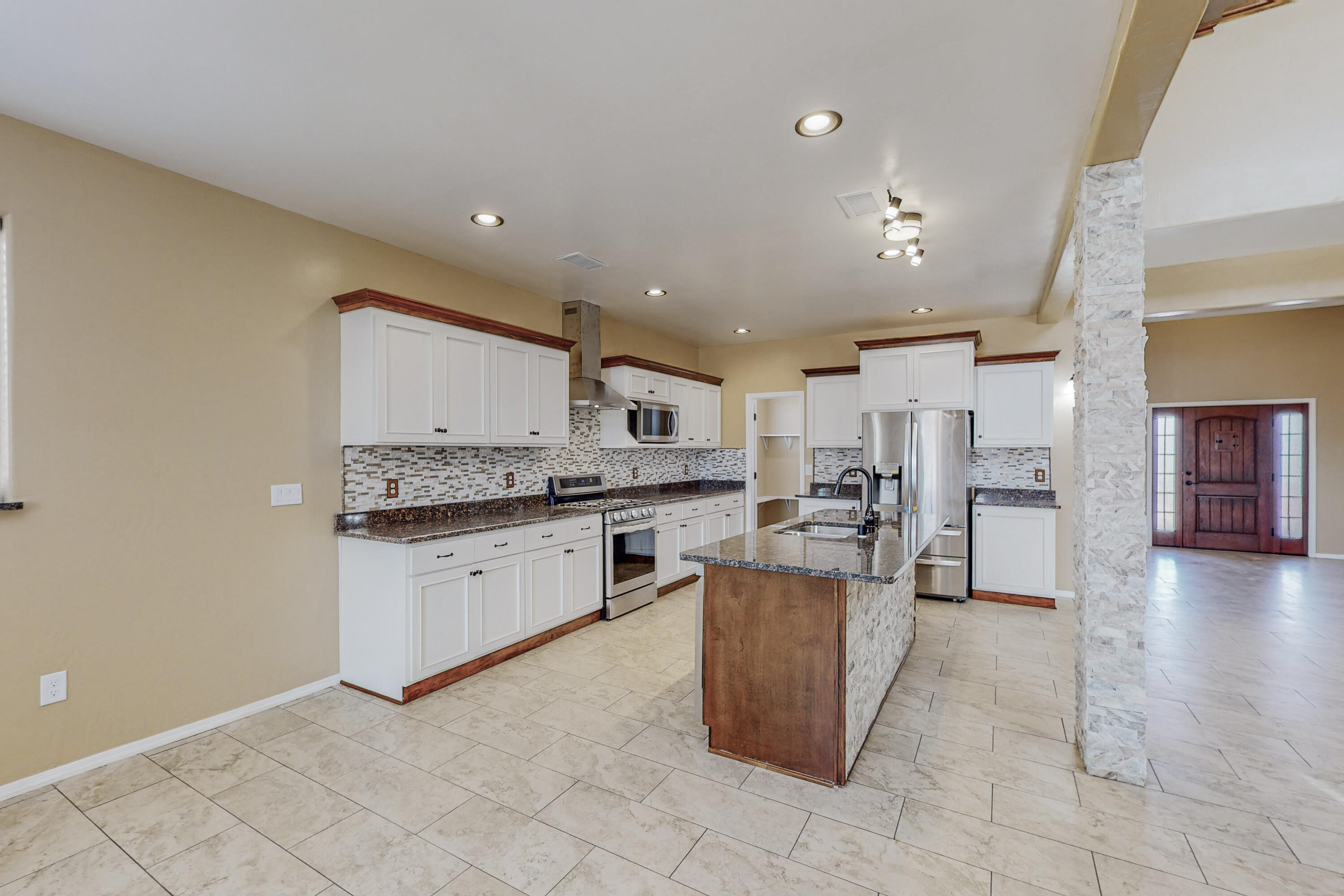 2913 Aurora Road NE