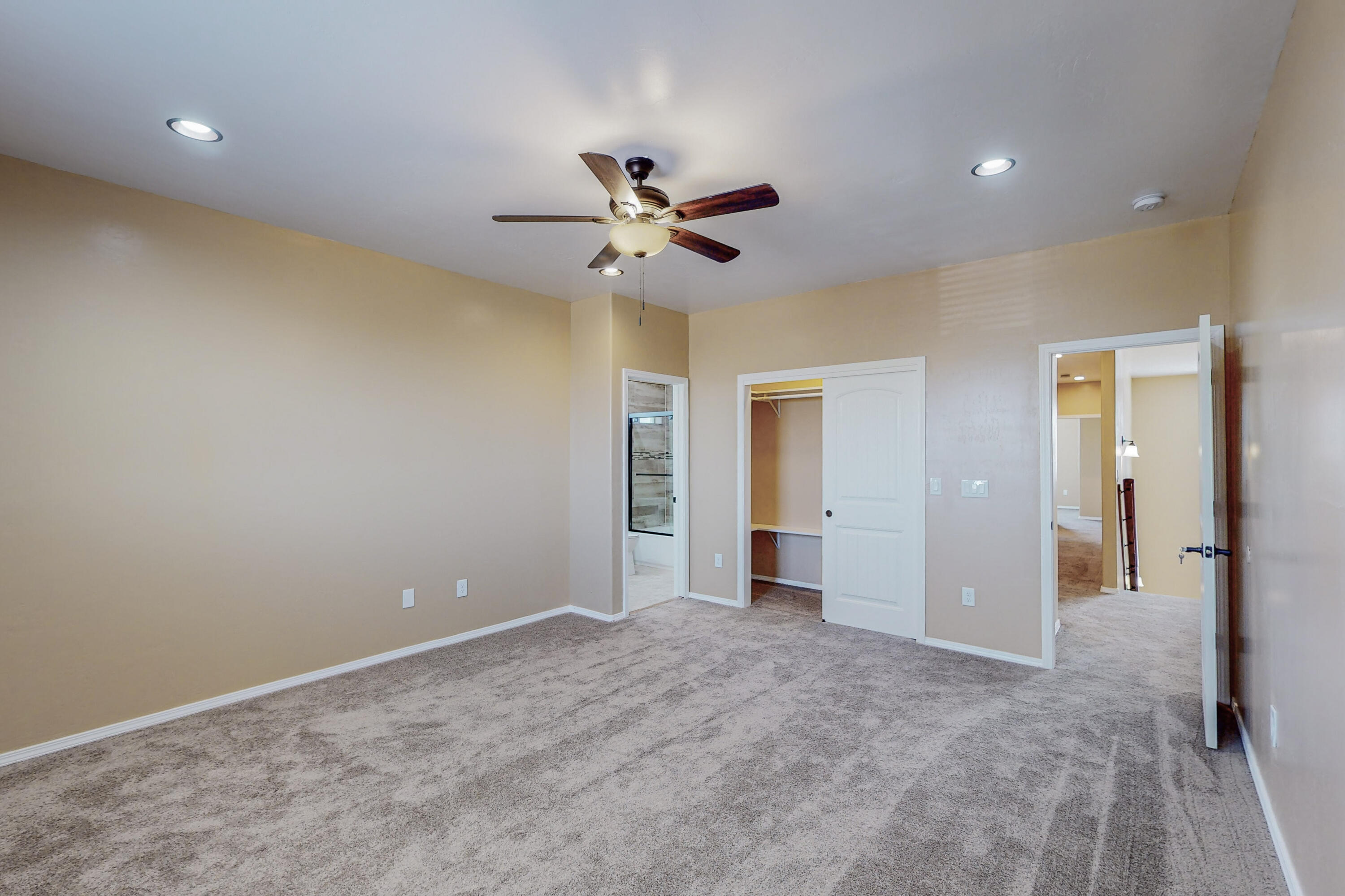 2913 Aurora Road NE
