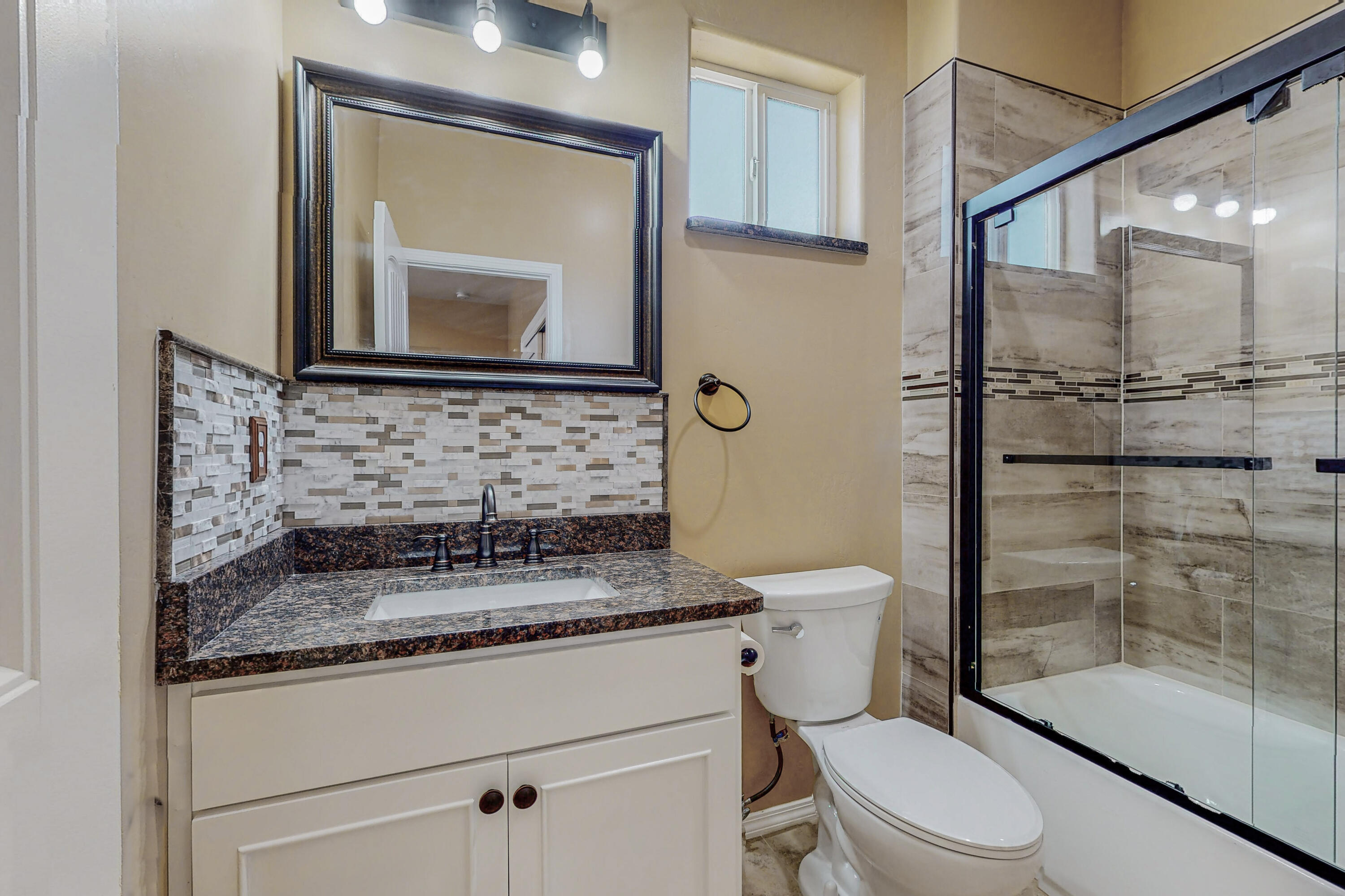 2913 Aurora Road NE