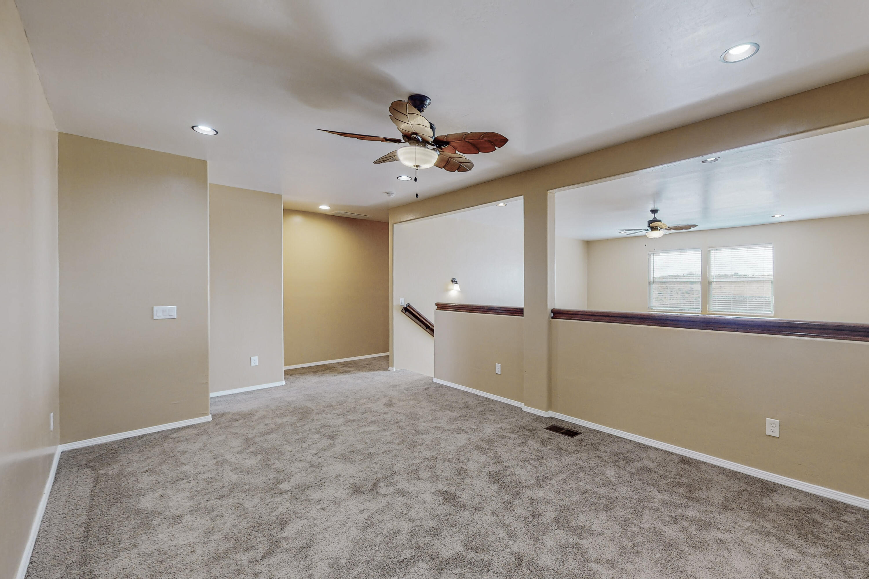 2913 Aurora Road NE