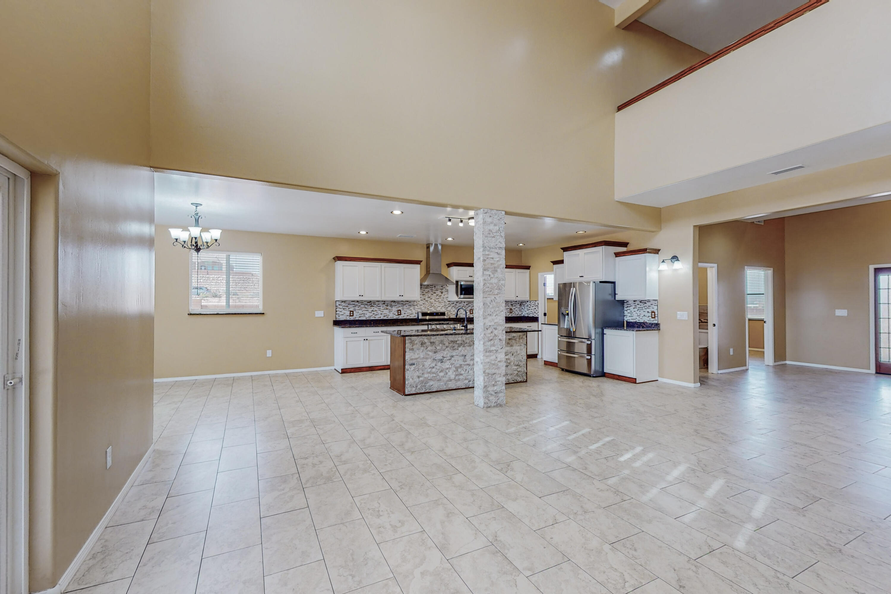 2913 Aurora Road NE
