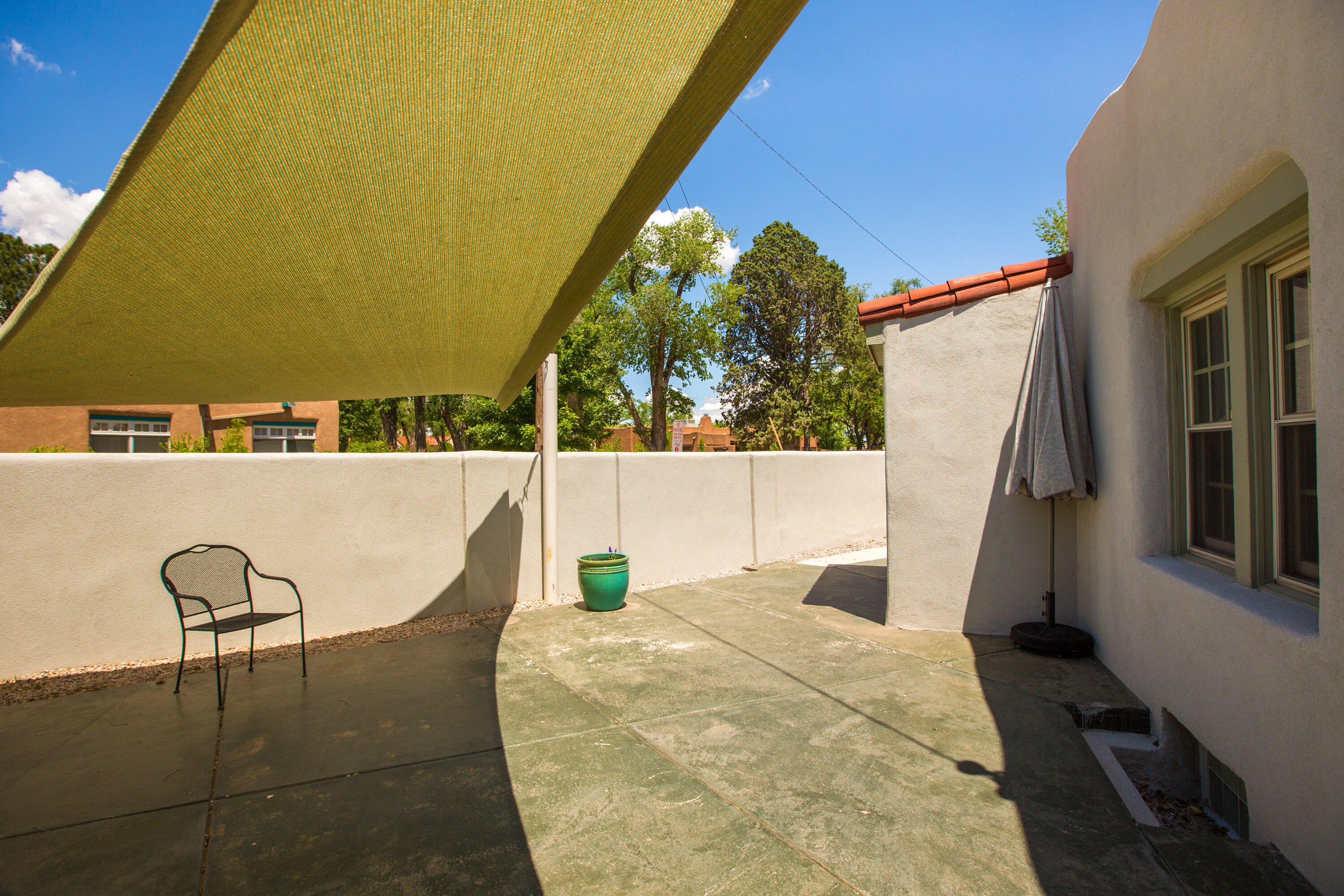 1500 Las Lomas Road NE