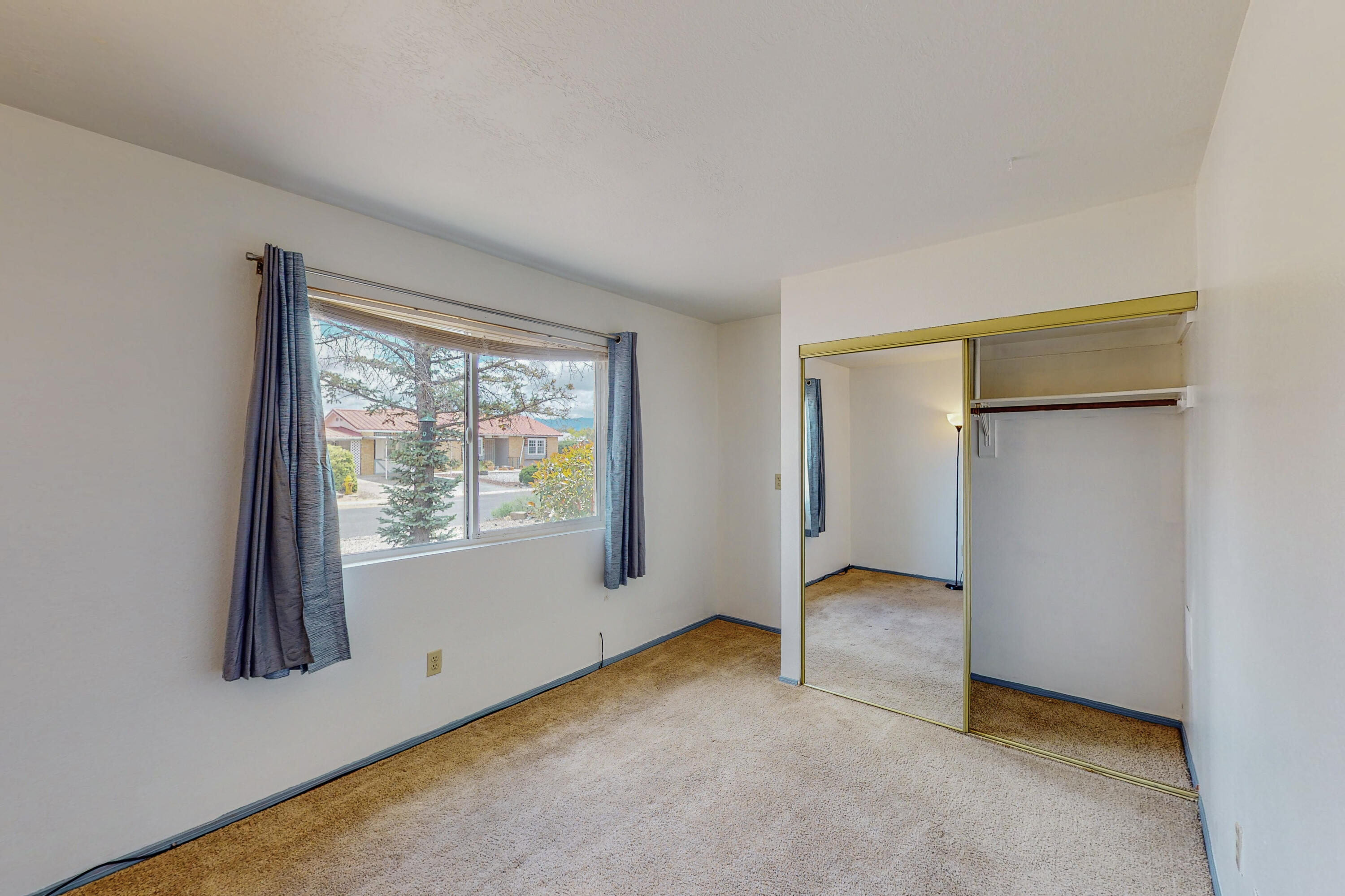 400 Vancouver Place SE