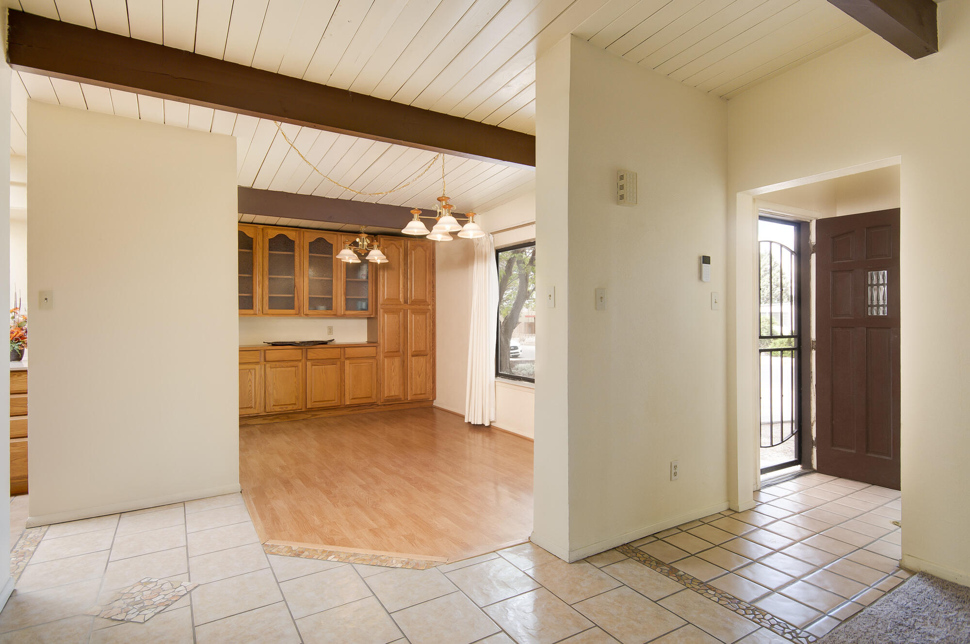 3318 Montclaire Drive NE