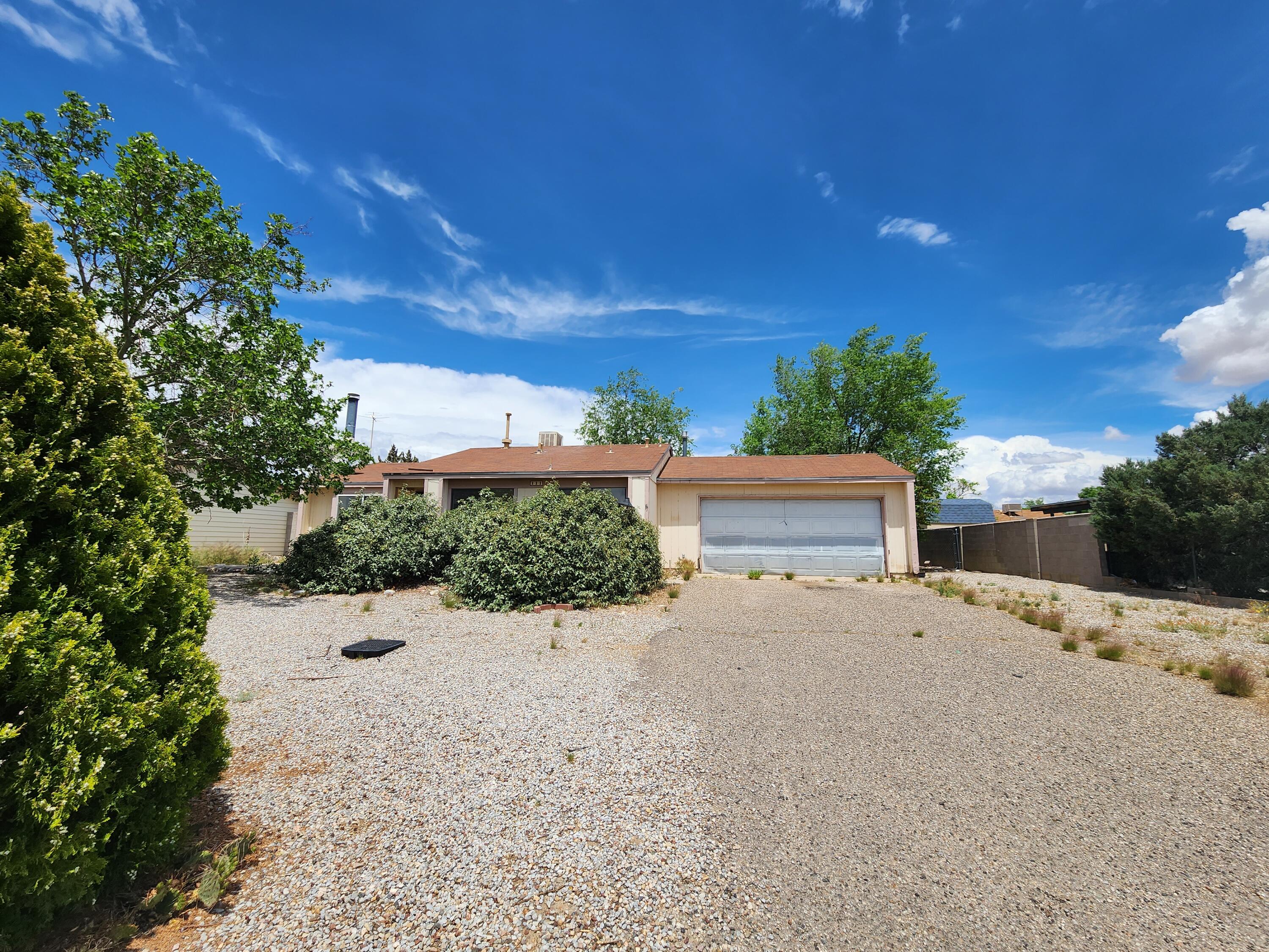 222 Pecos Loop SE