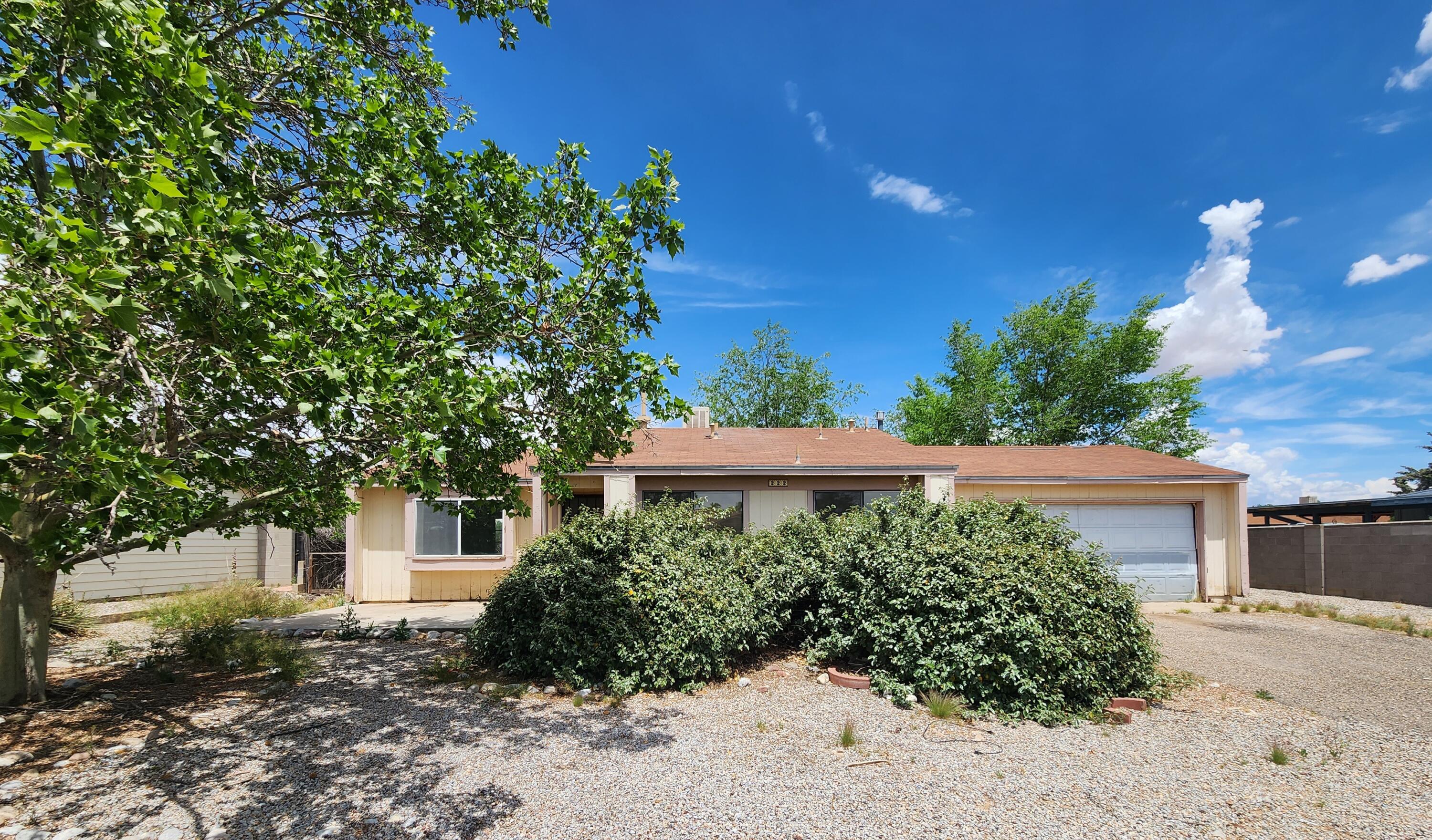 222 Pecos Loop SE