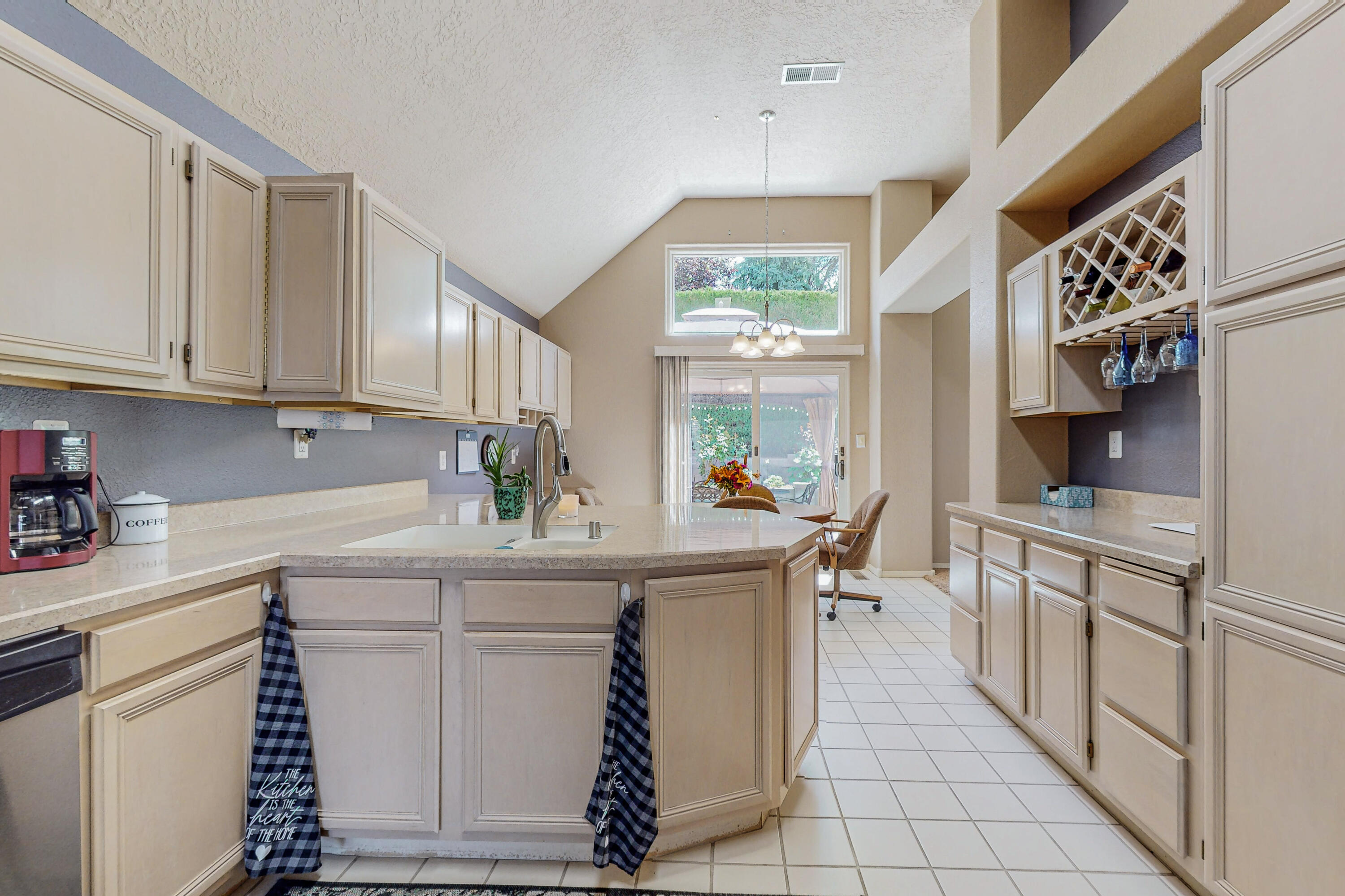 6908 Brandywine Loop NE