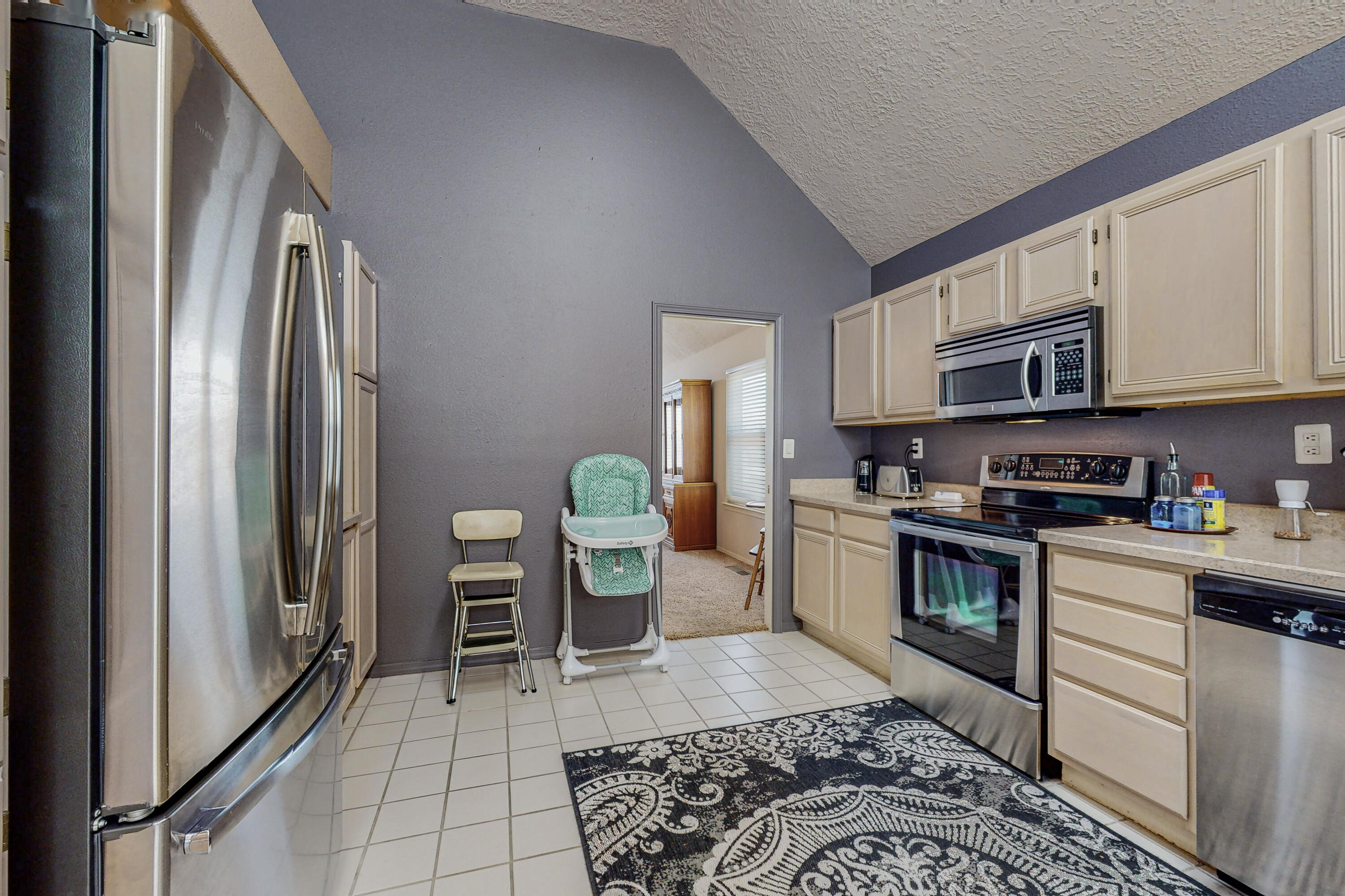 6908 Brandywine Loop NE