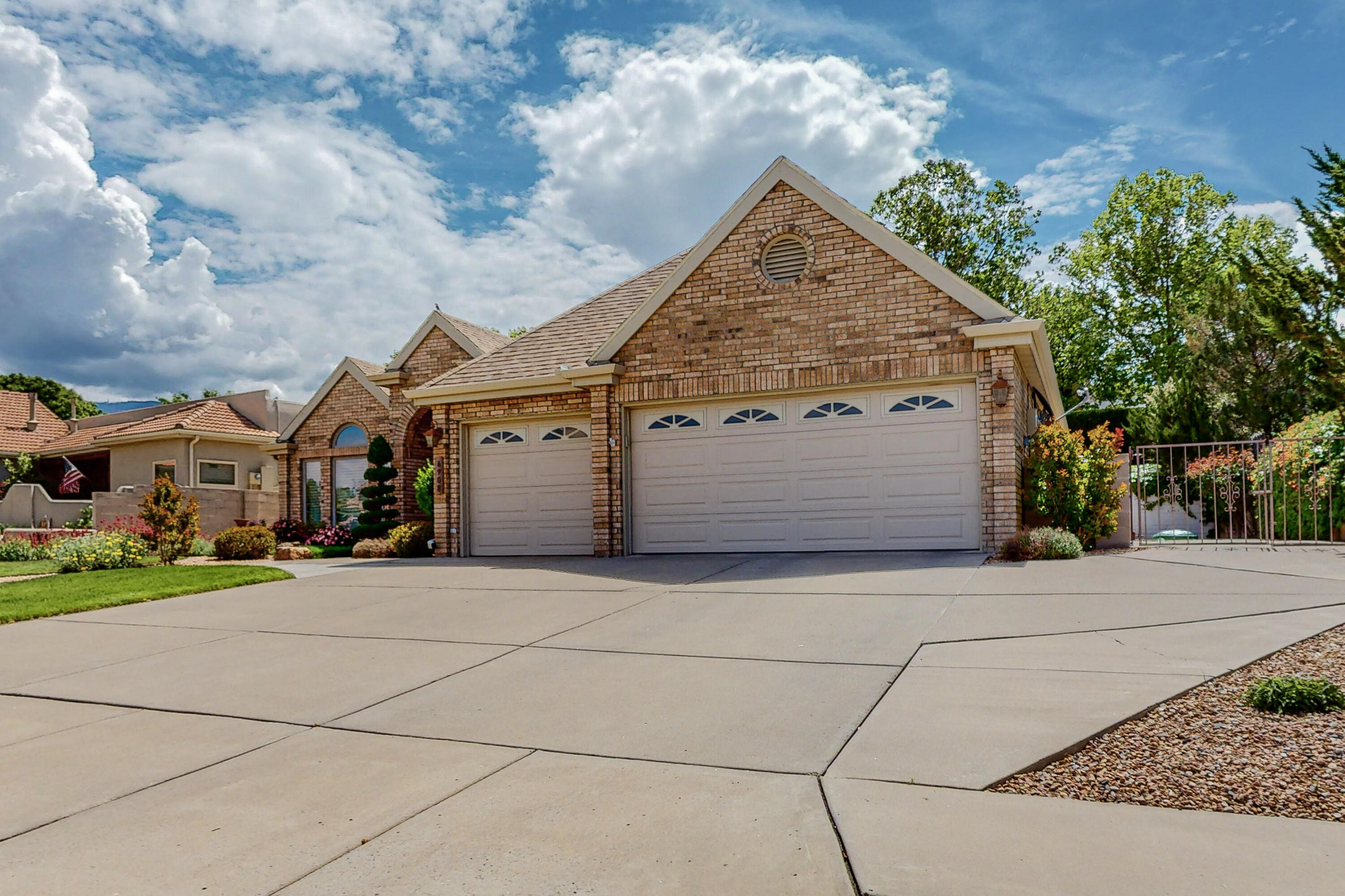 6908 Brandywine Loop NE