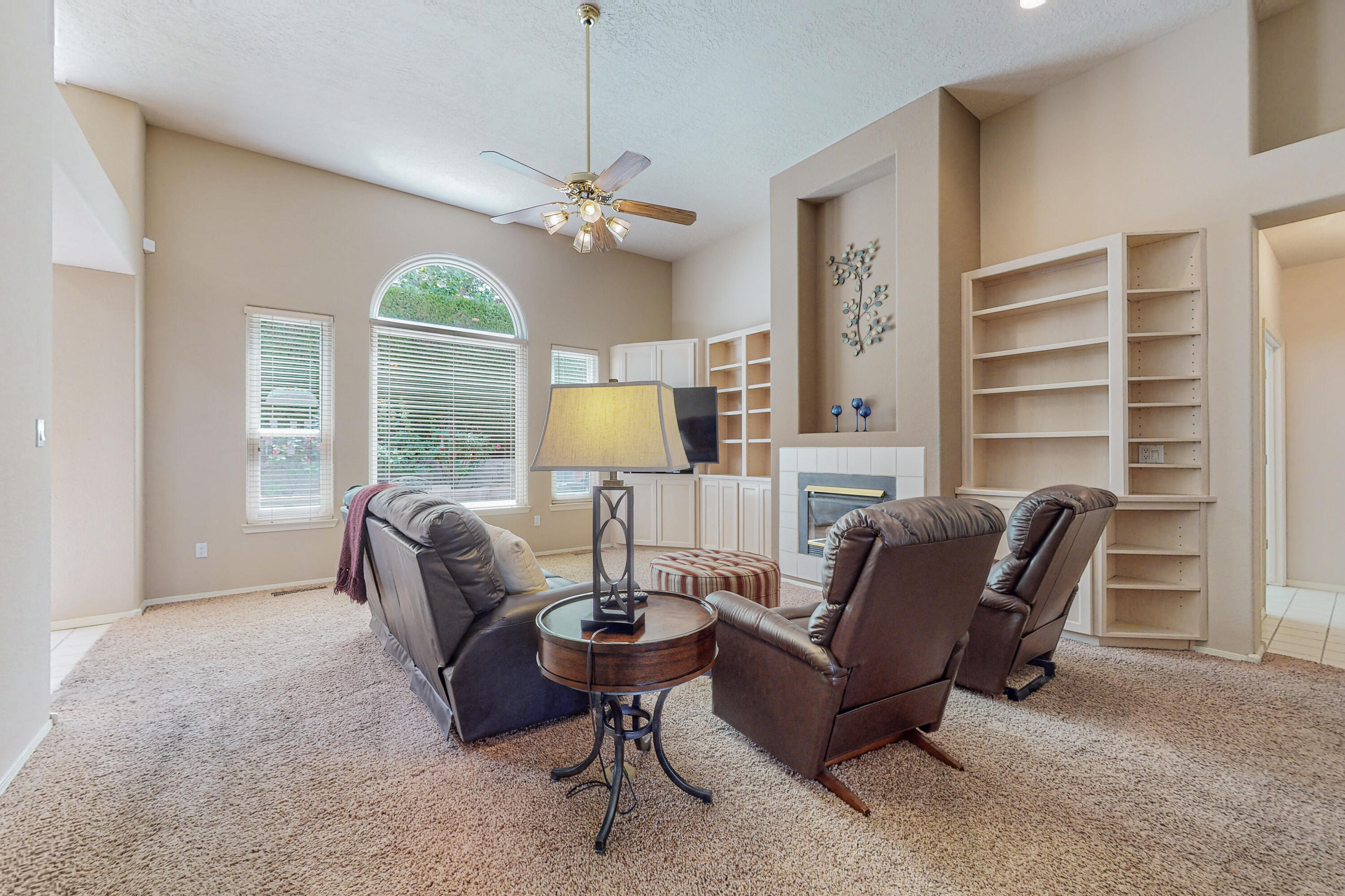 6908 Brandywine Loop NE