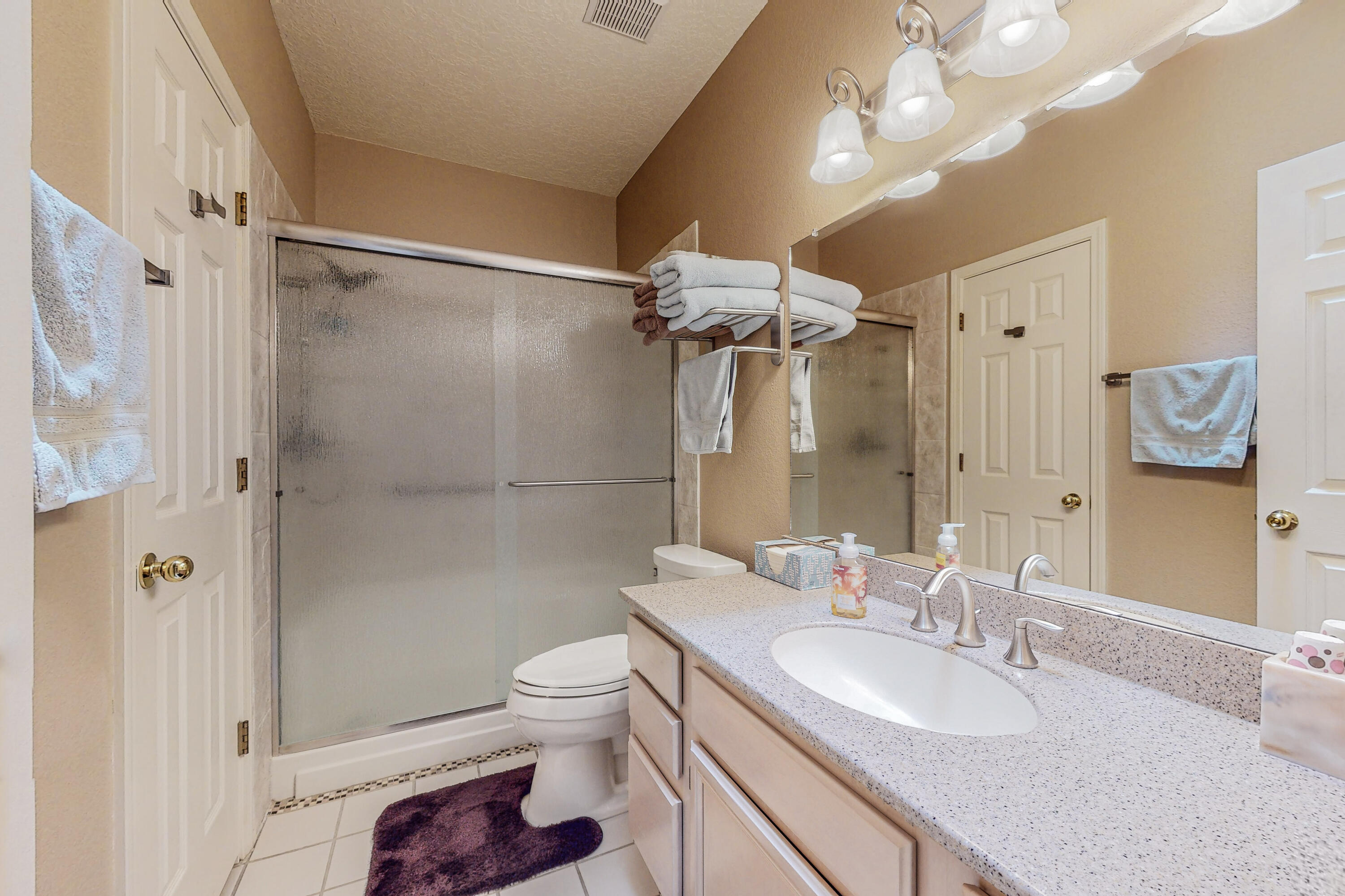 6908 Brandywine Loop NE