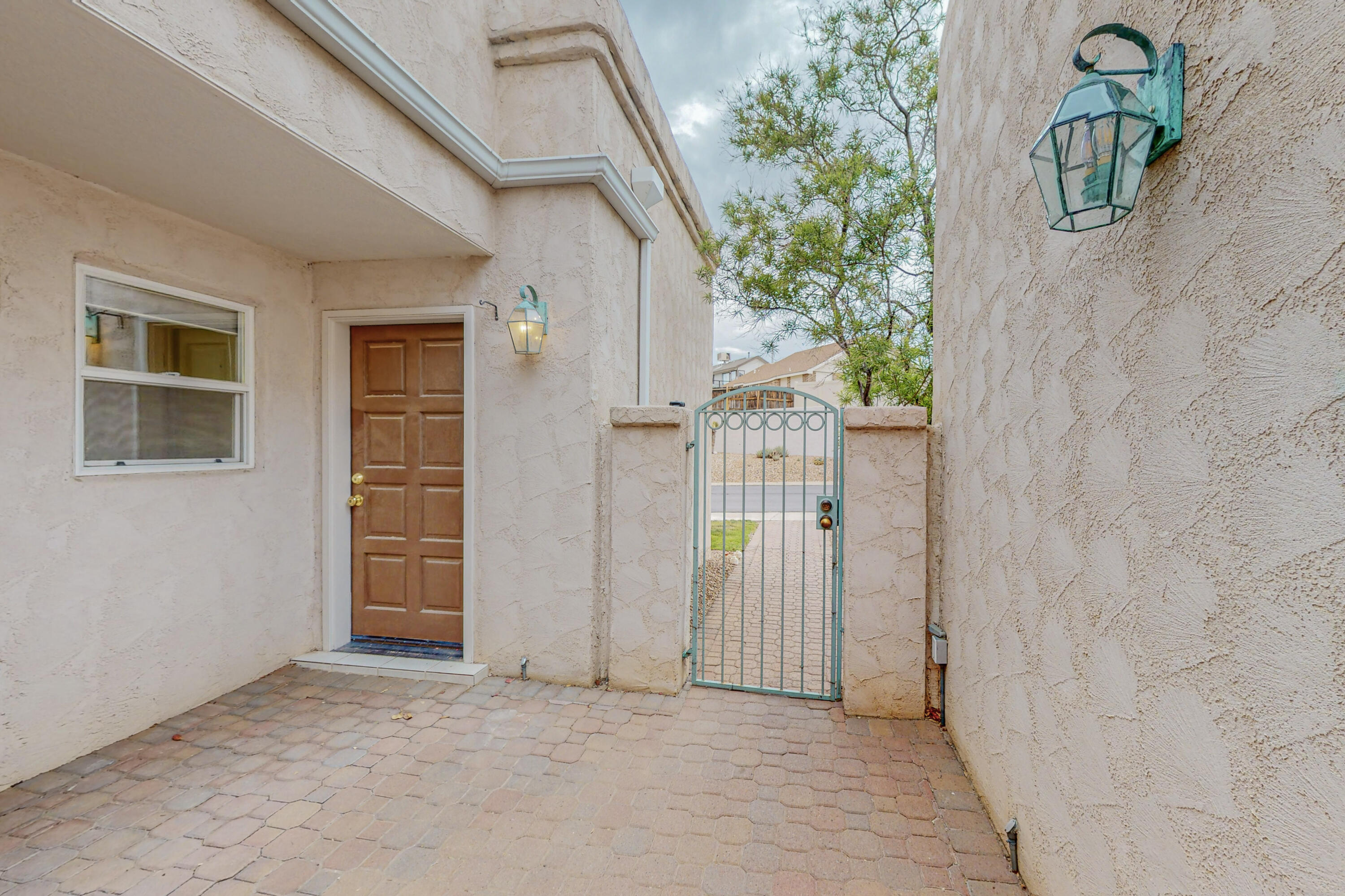 9212 San Leandro Lane NW
