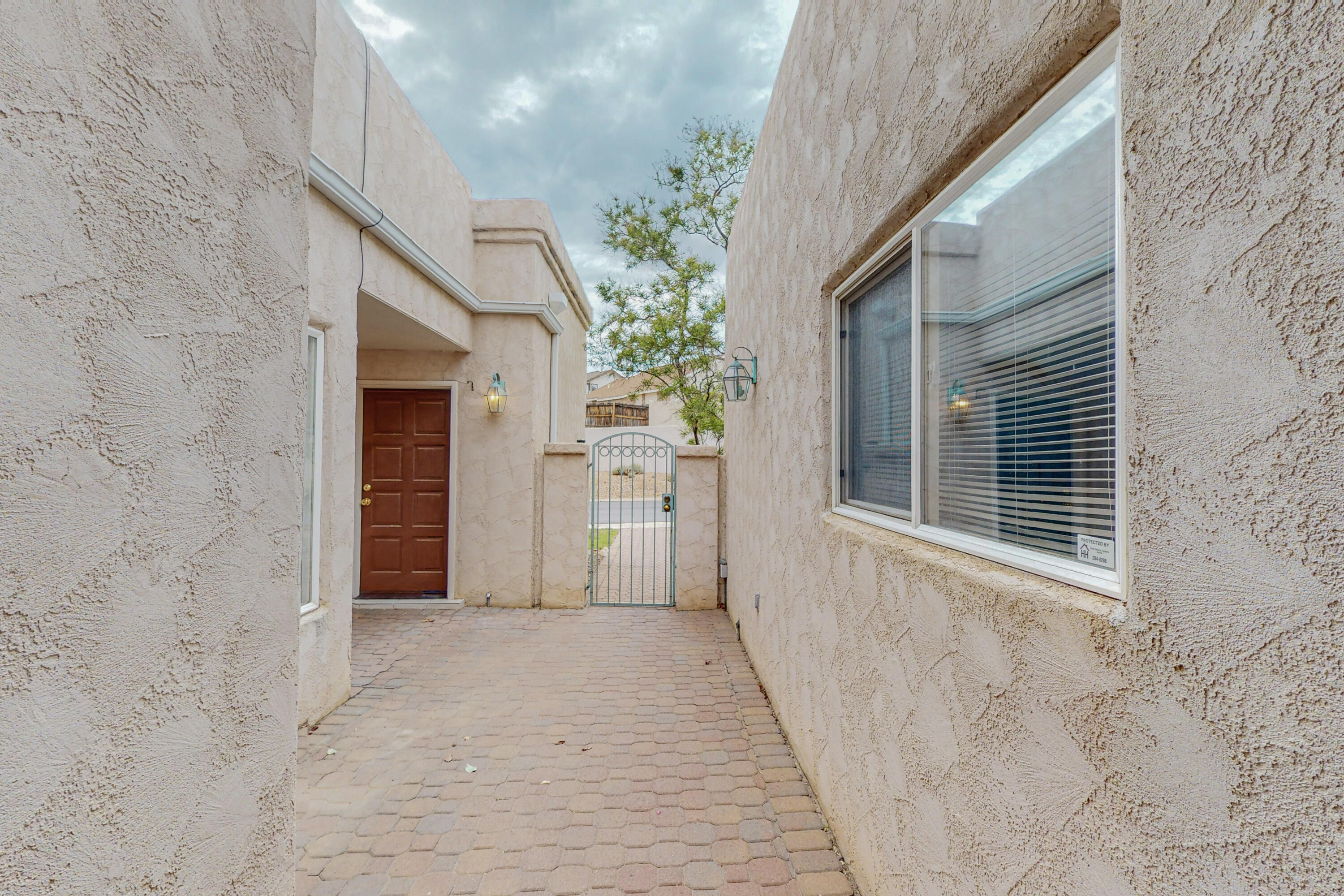9212 San Leandro Lane NW