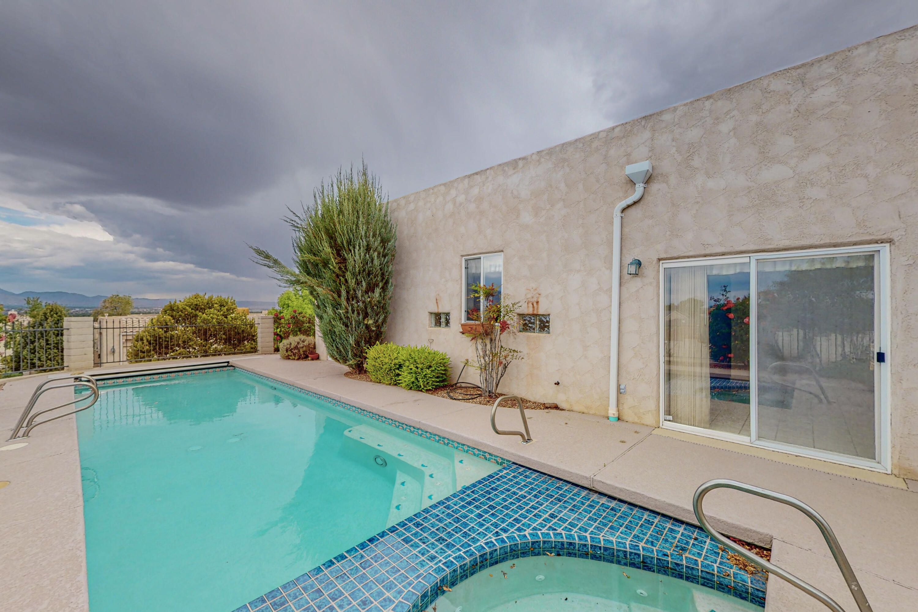 9212 San Leandro Lane NW