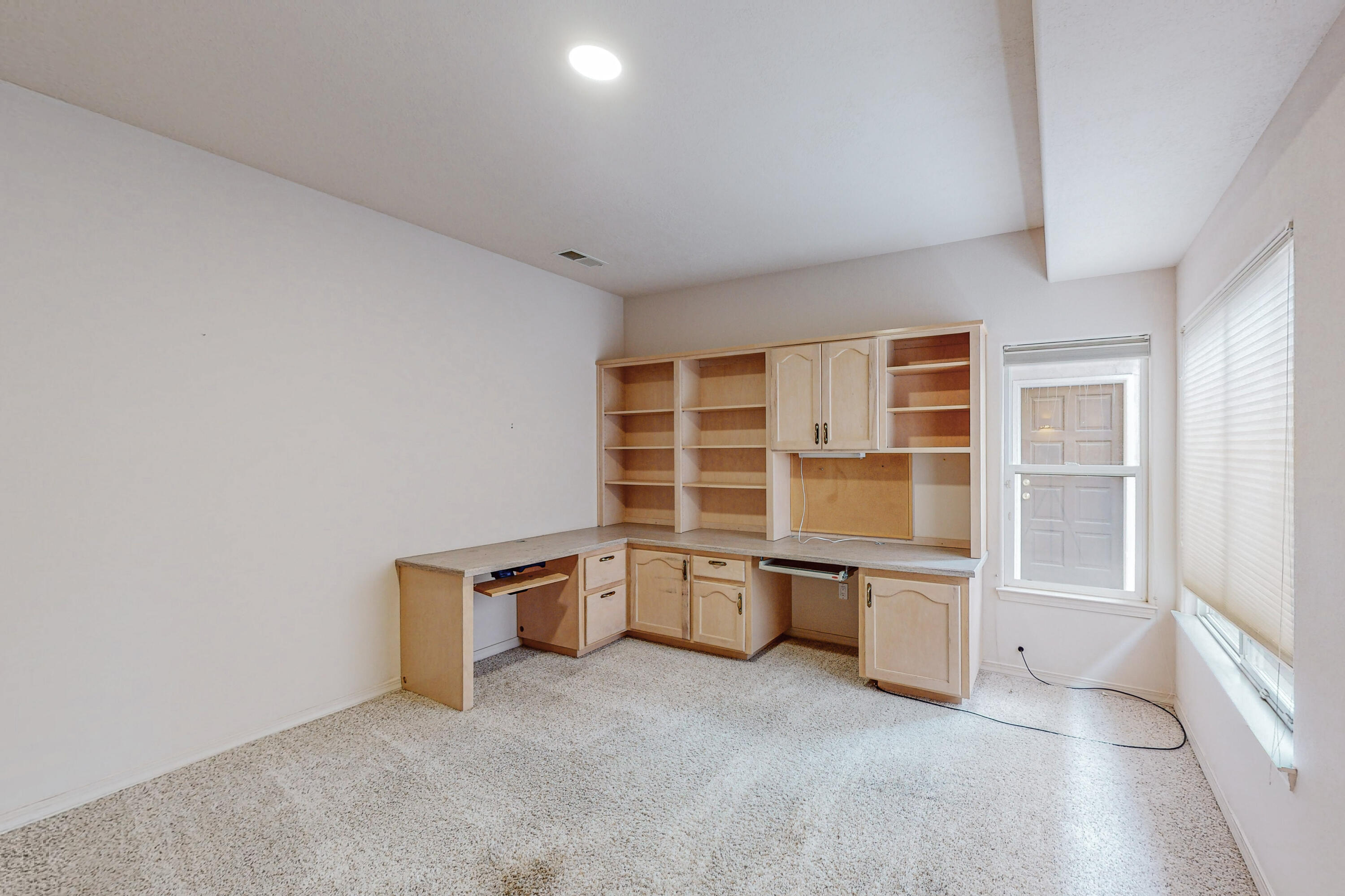 9212 San Leandro Lane NW