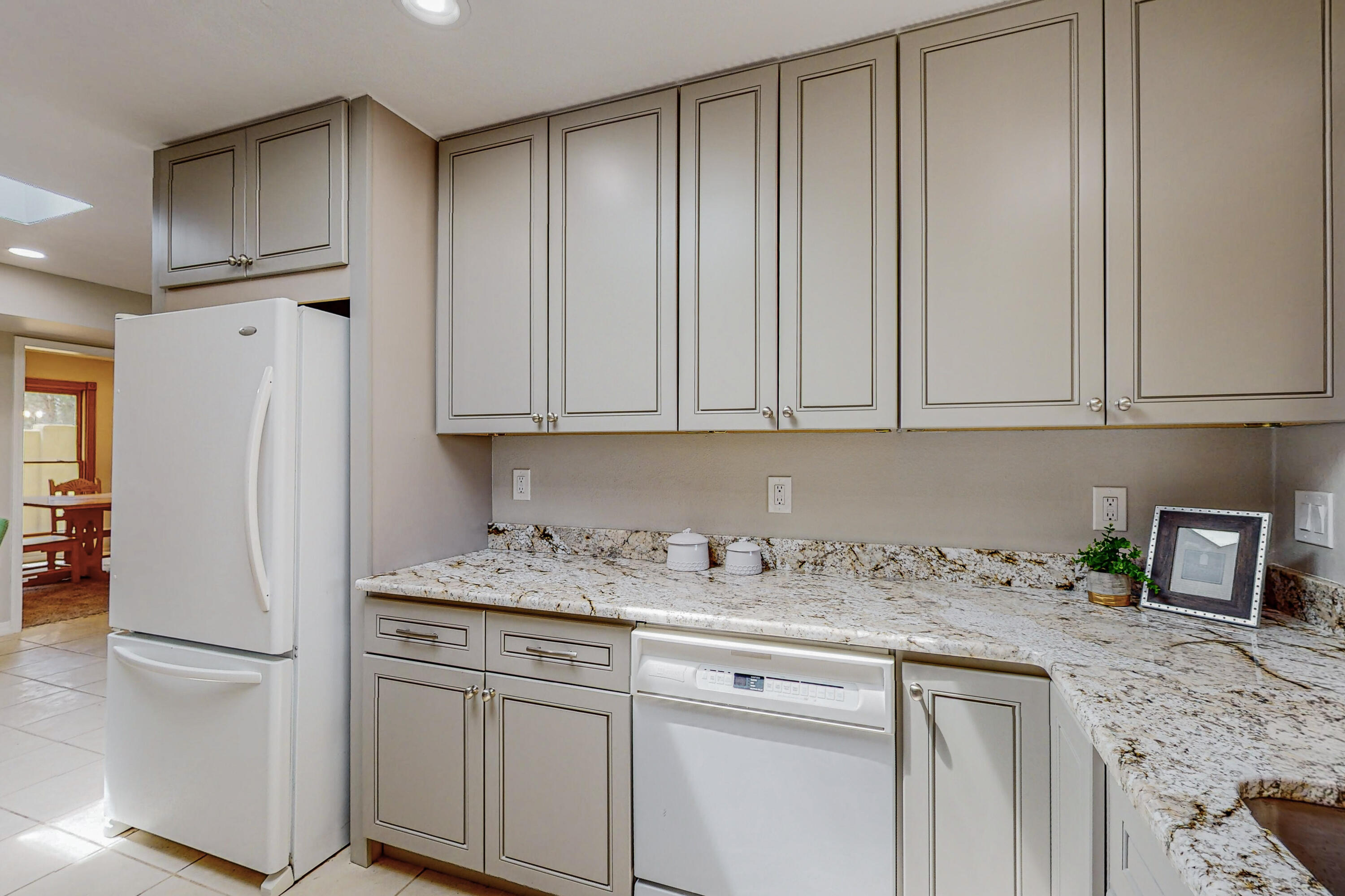 10204 Keeping Drive NW