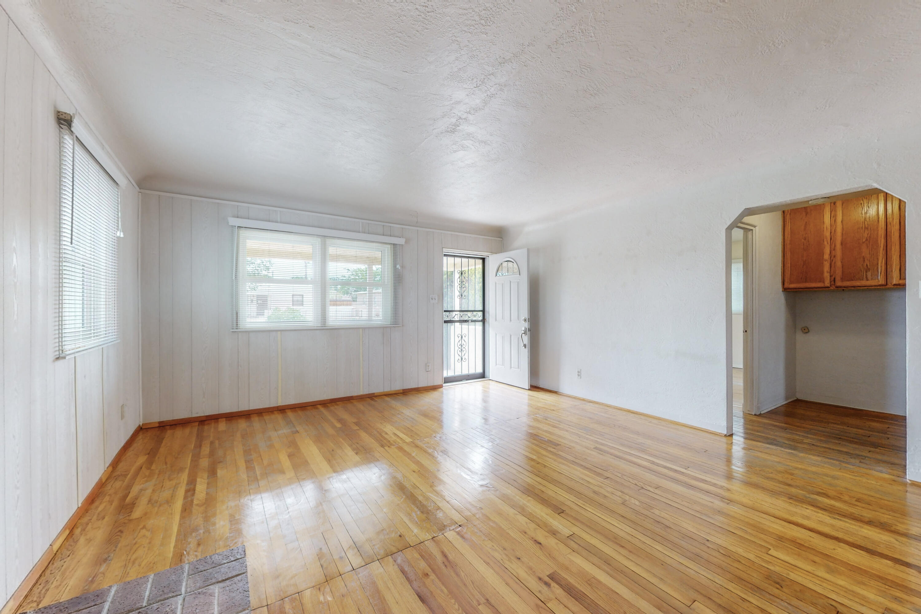 2737 Solano Drive NE