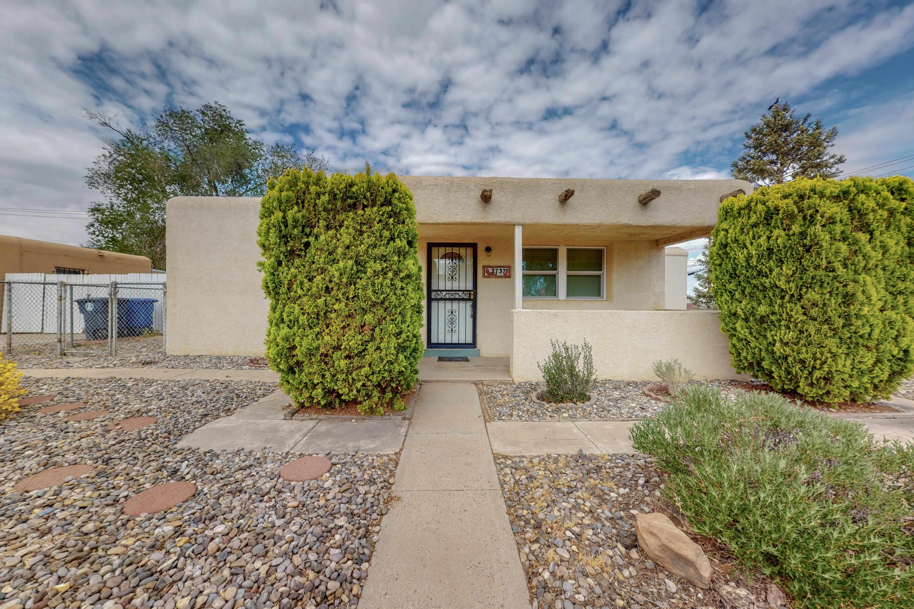 2737 Solano Drive NE