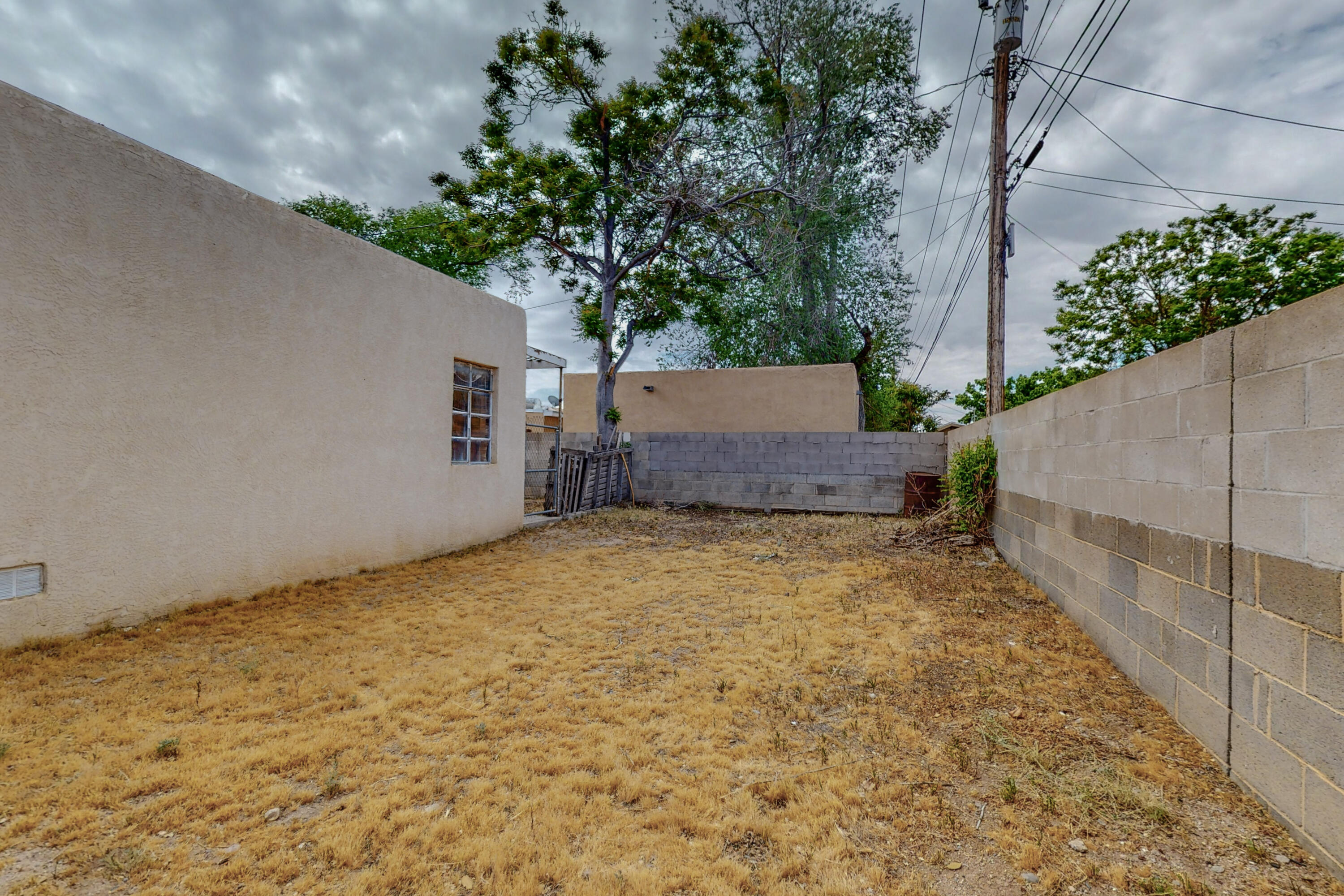 2737 Solano Drive NE