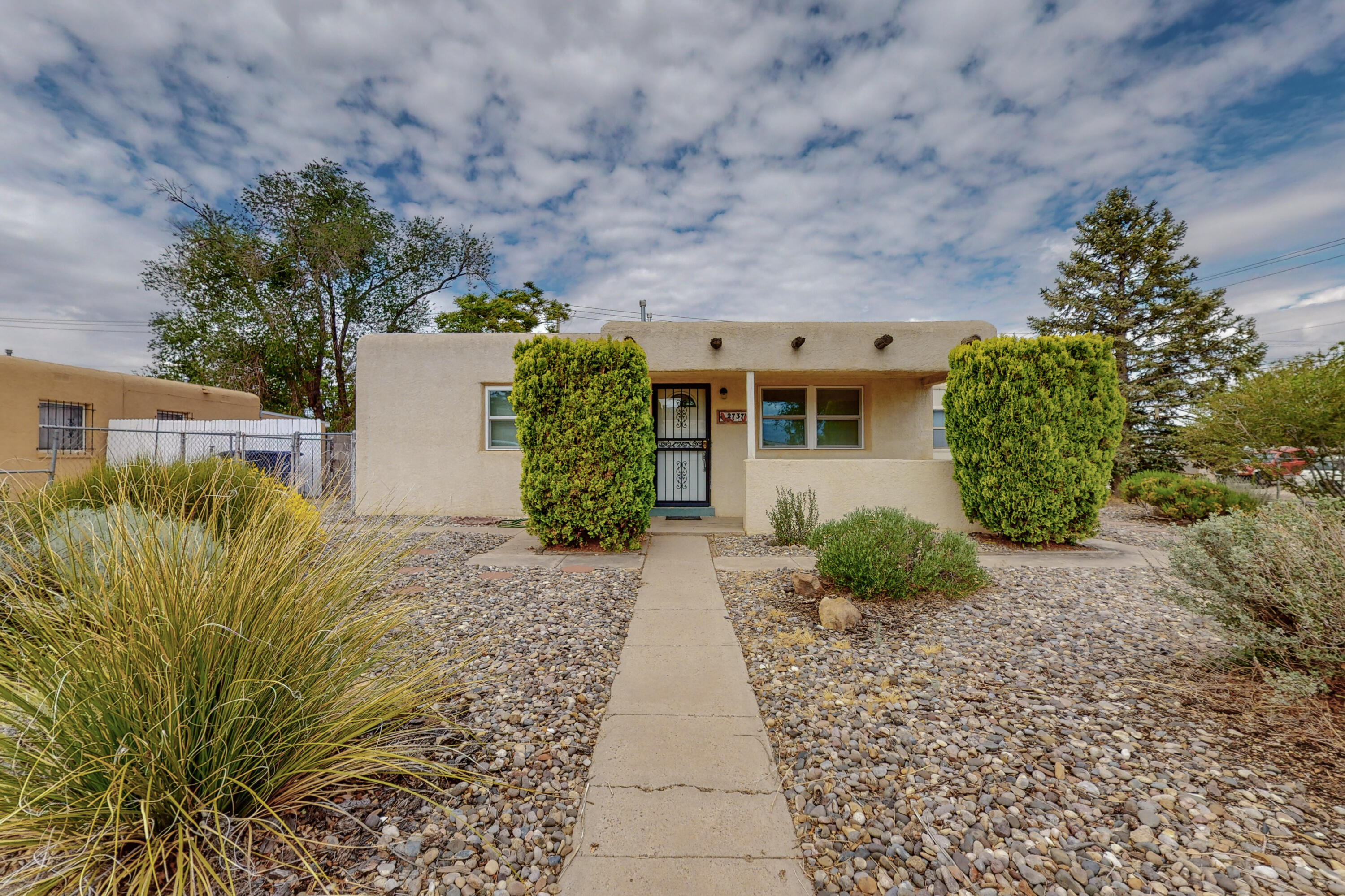 2737 Solano Drive NE