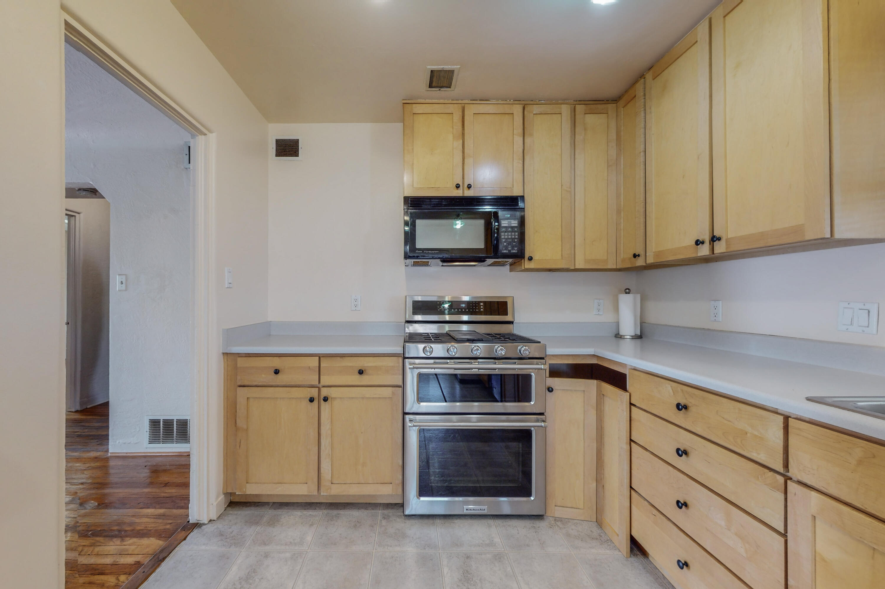 2737 Solano Drive NE