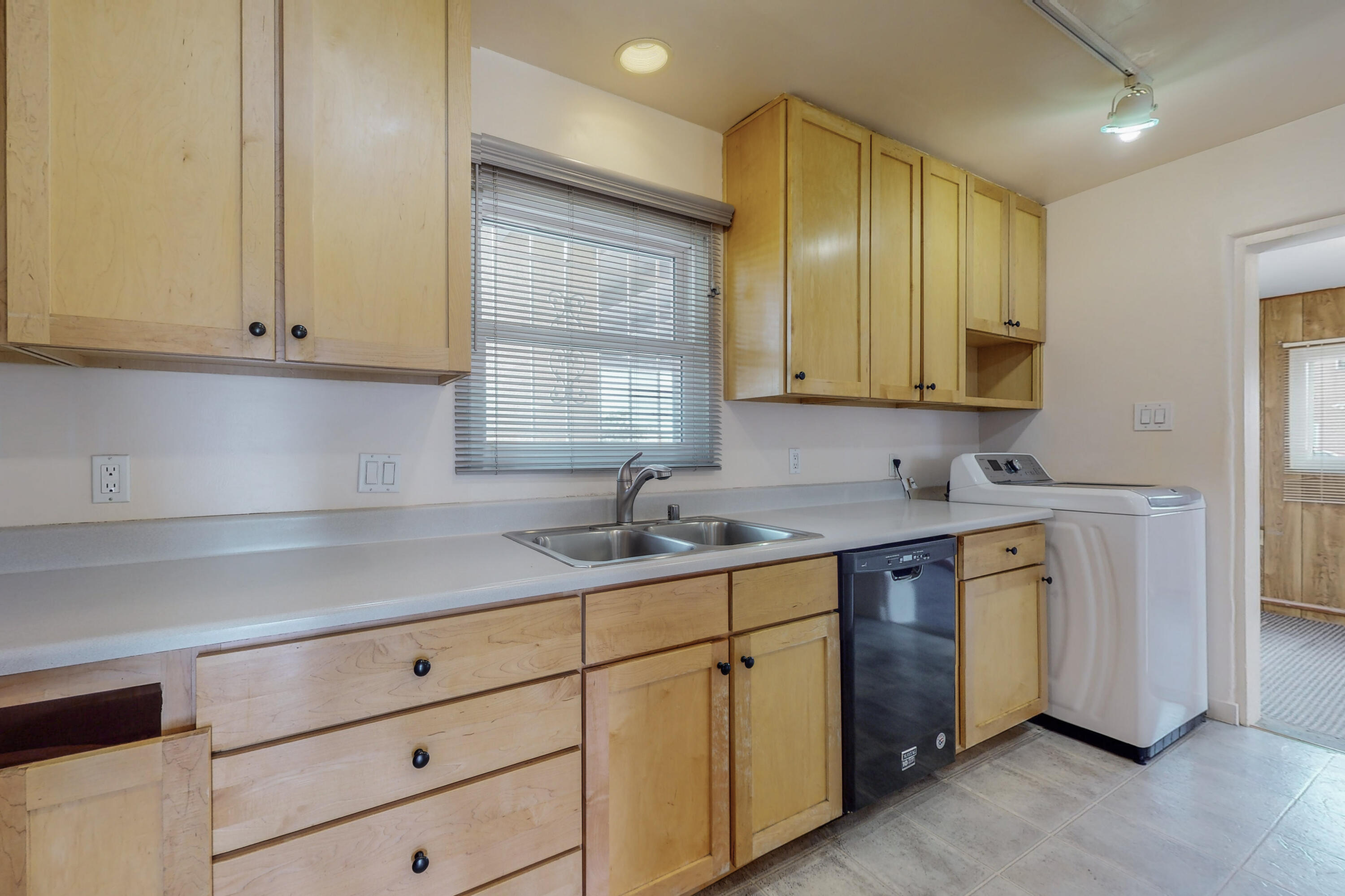 2737 Solano Drive NE