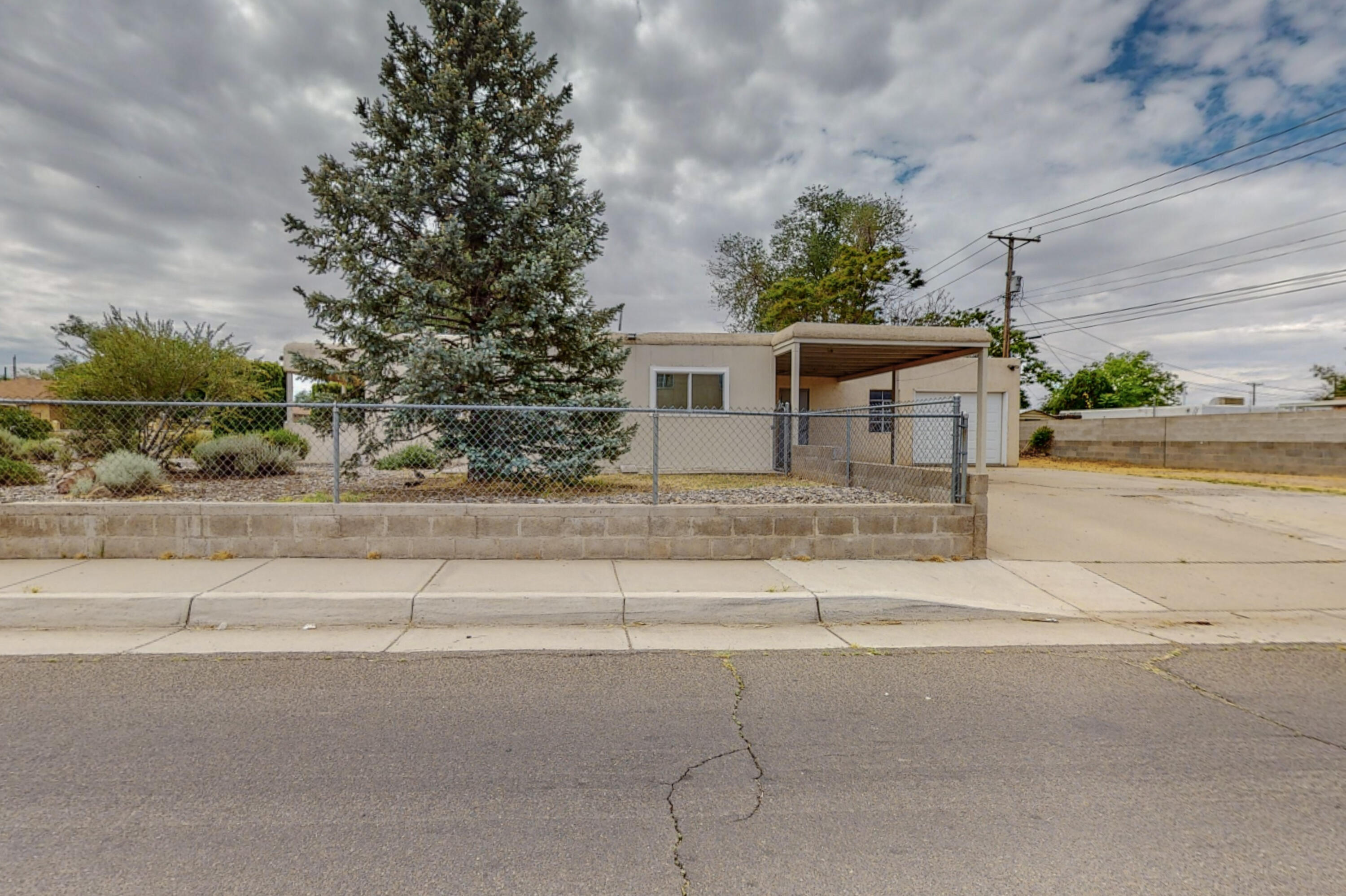2737 Solano Drive NE