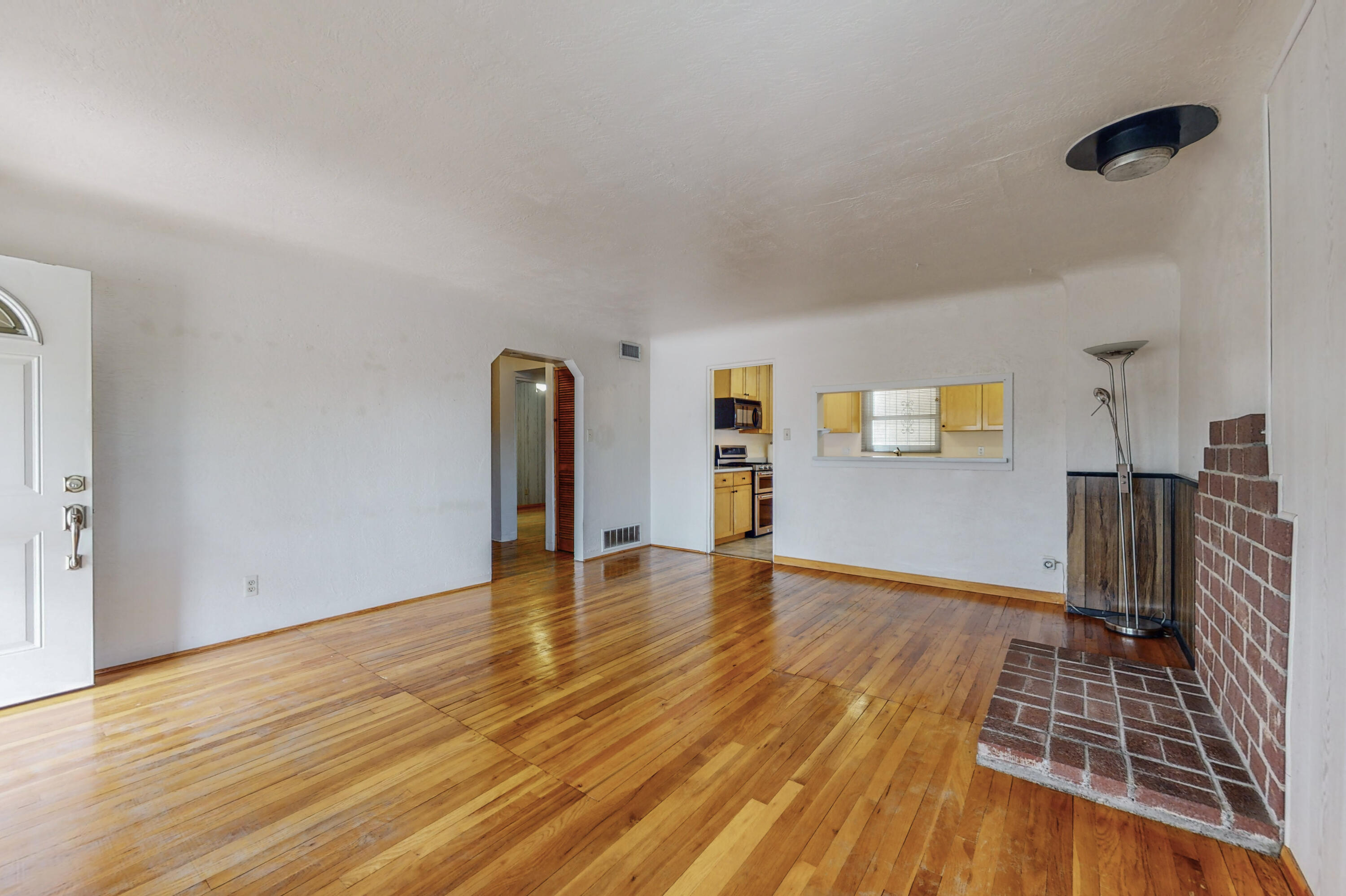 2737 Solano Drive NE