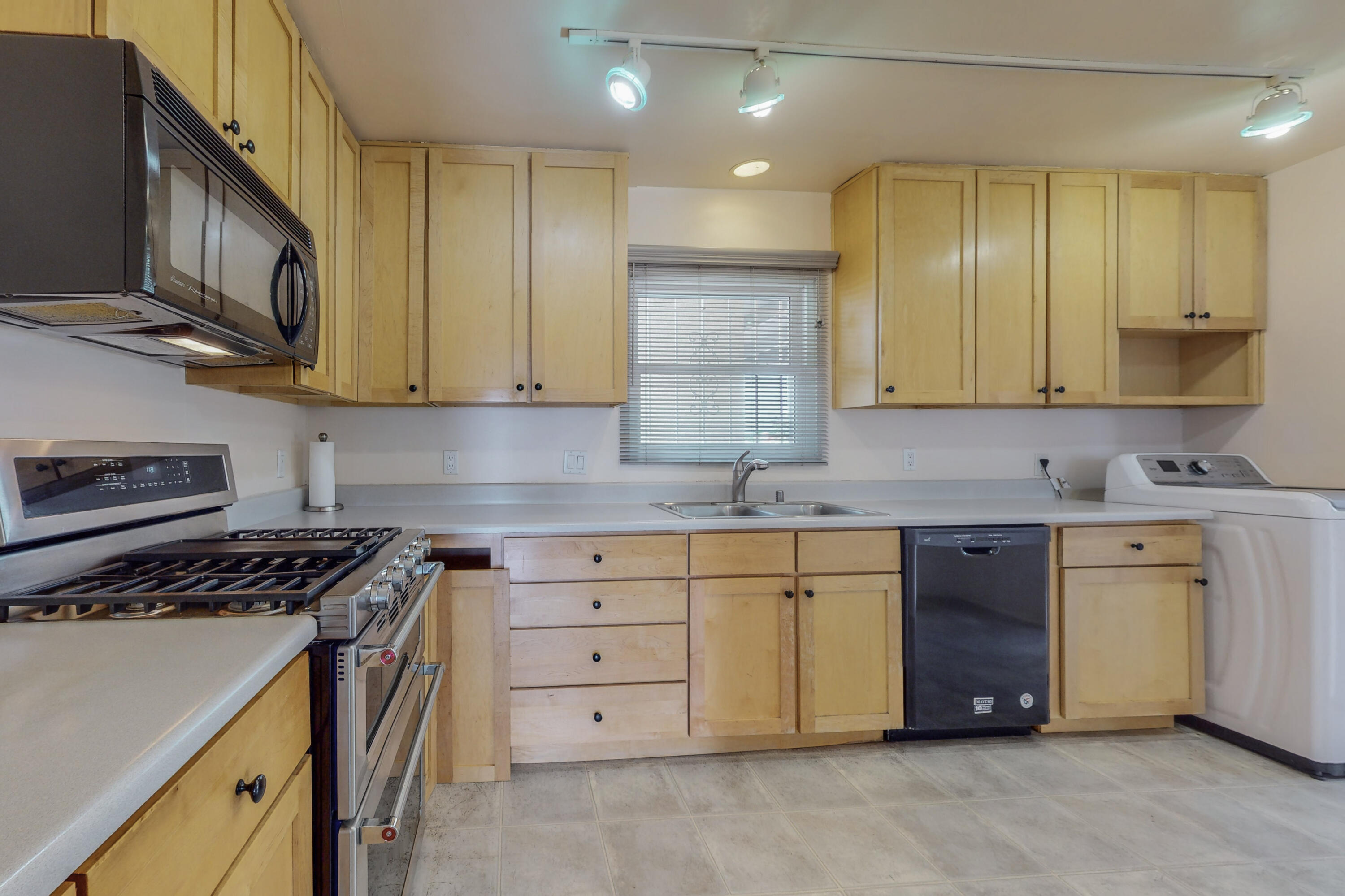 2737 Solano Drive NE