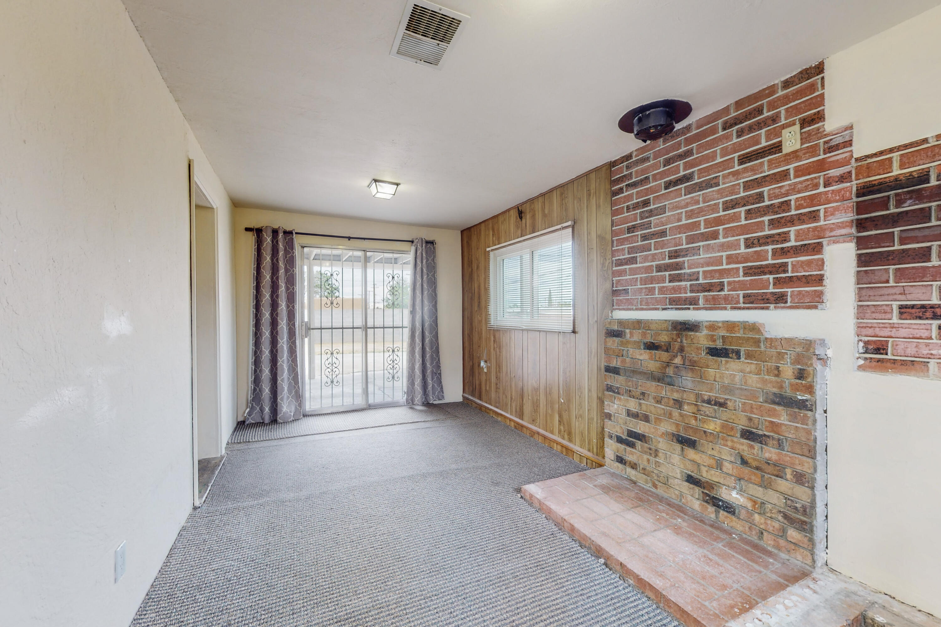 2737 Solano Drive NE
