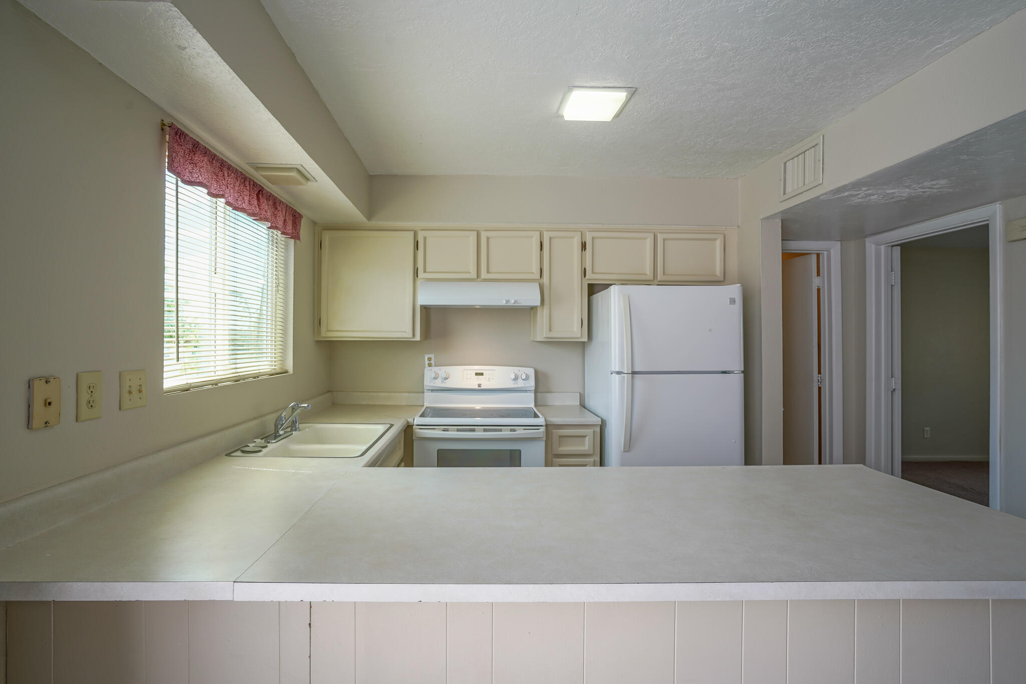 1305 Rio Rancho Drive SE Unit: F