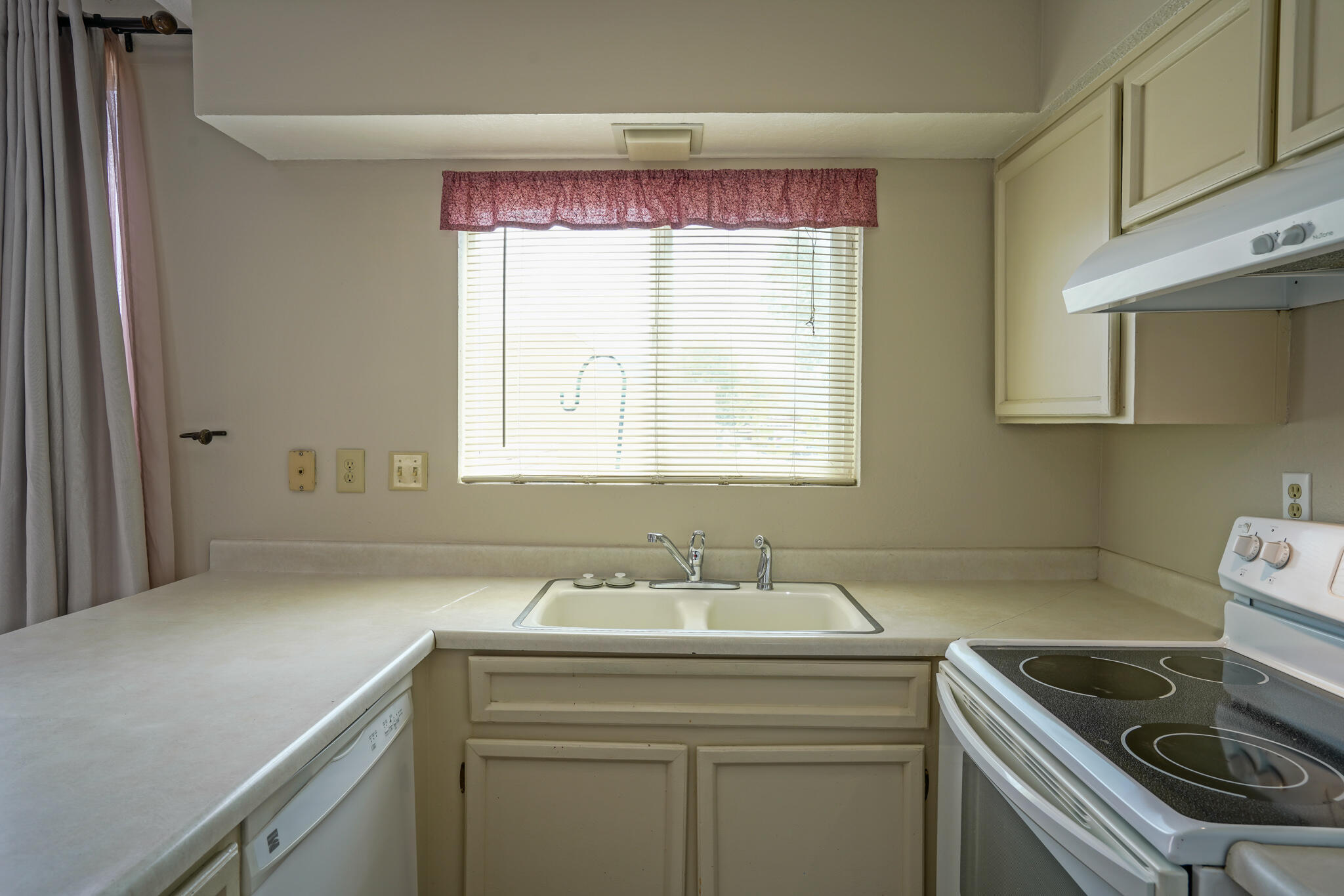 1305 Rio Rancho Drive SE Unit: F