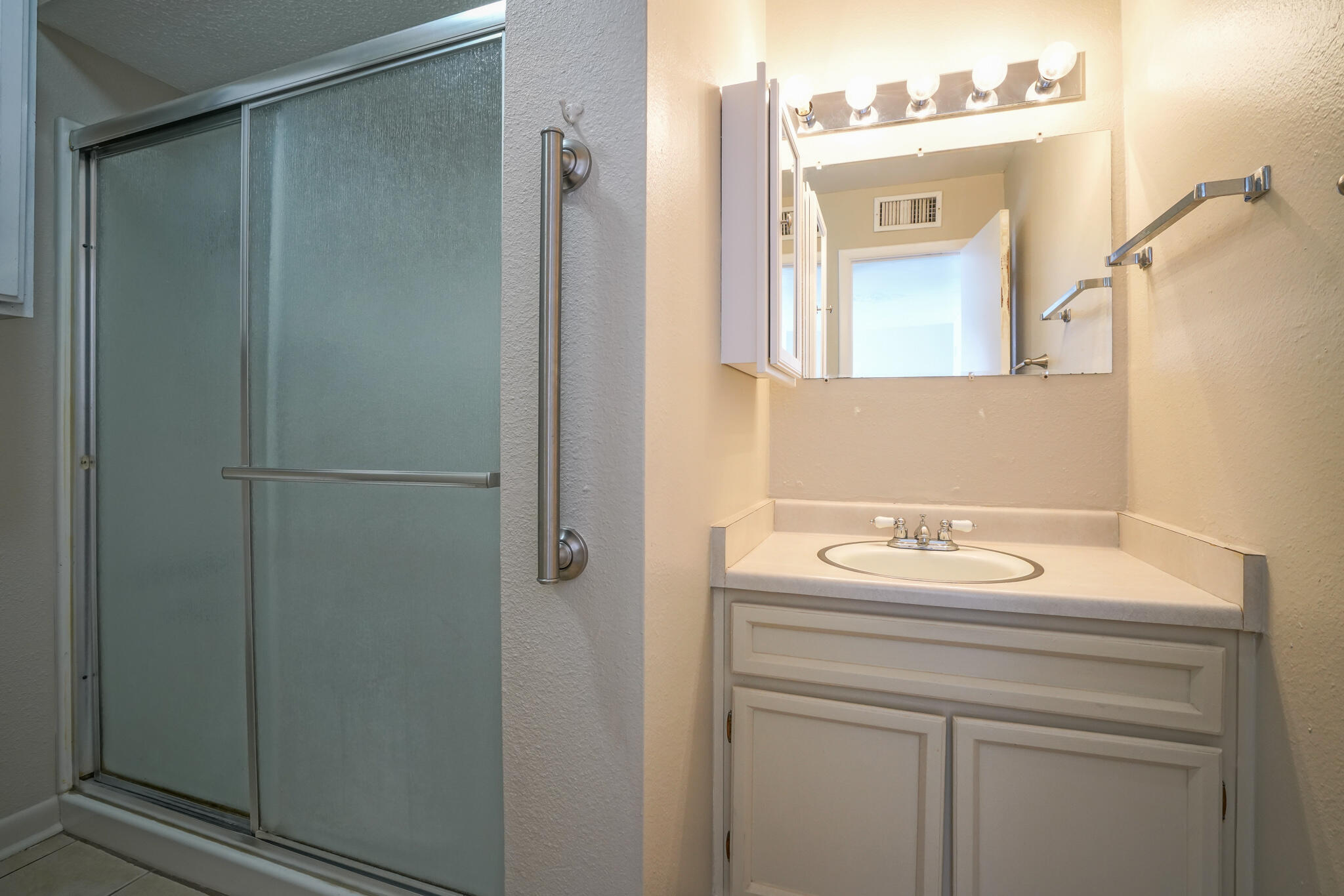 1305 Rio Rancho Drive SE Unit: F