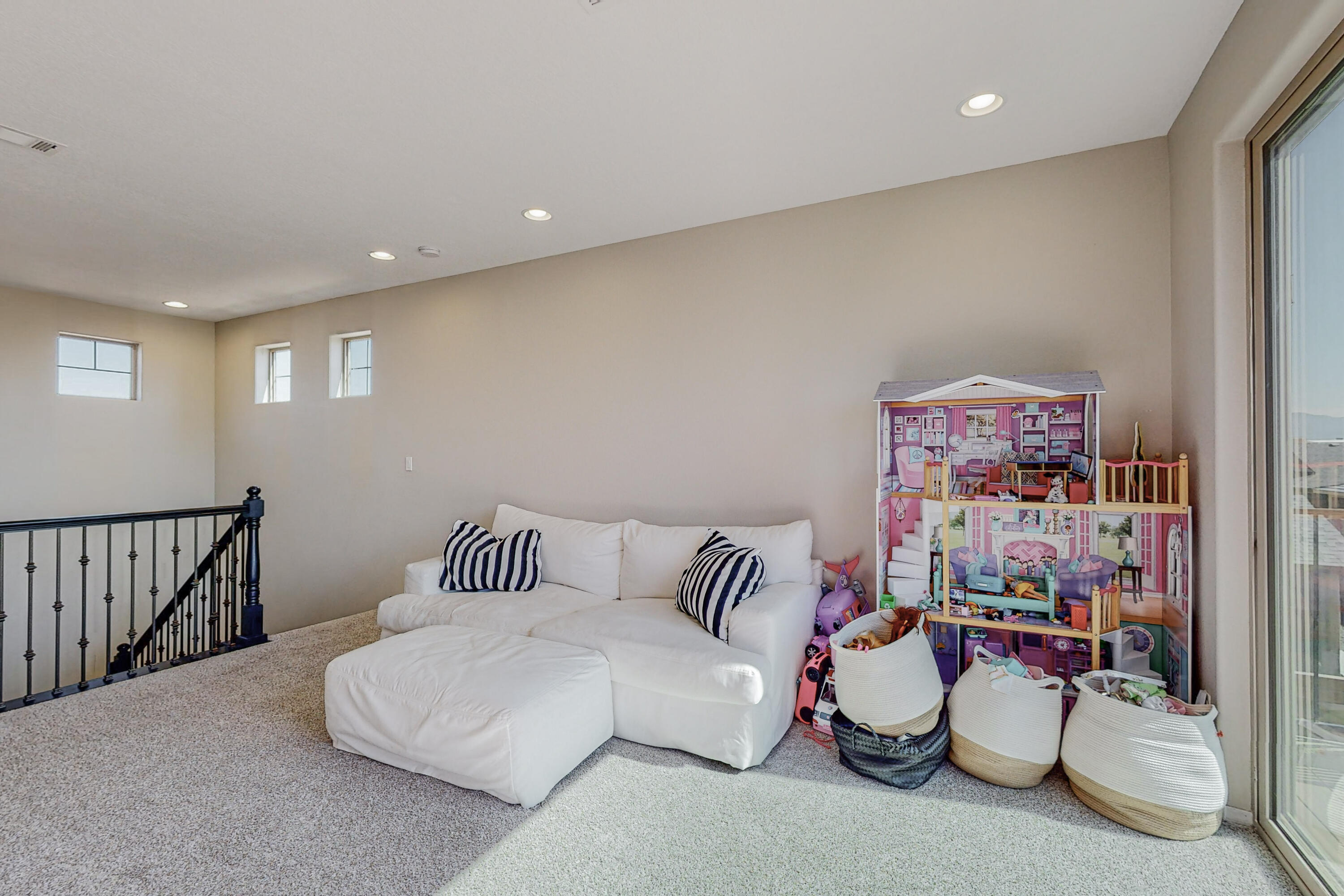 6016 Strand Loop SE