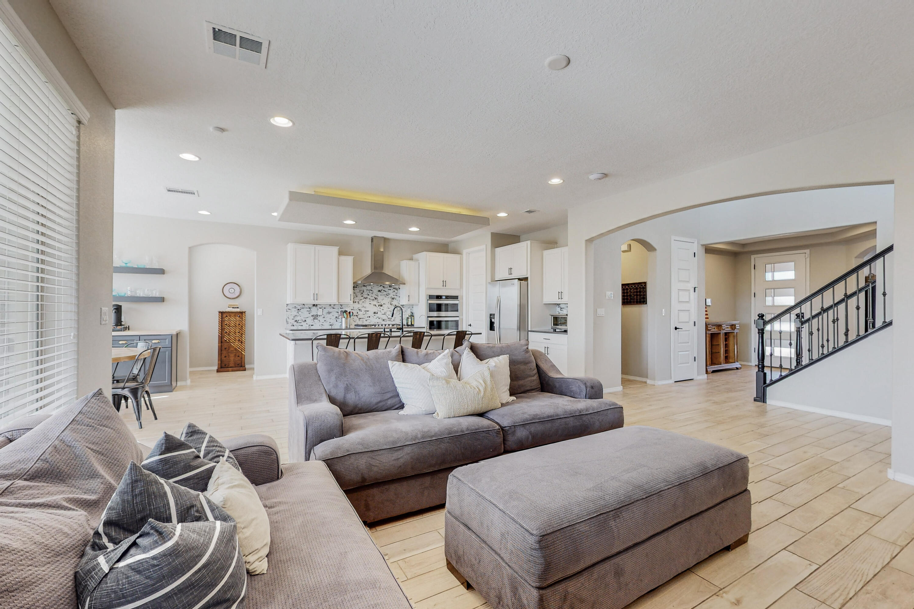 6016 Strand Loop SE