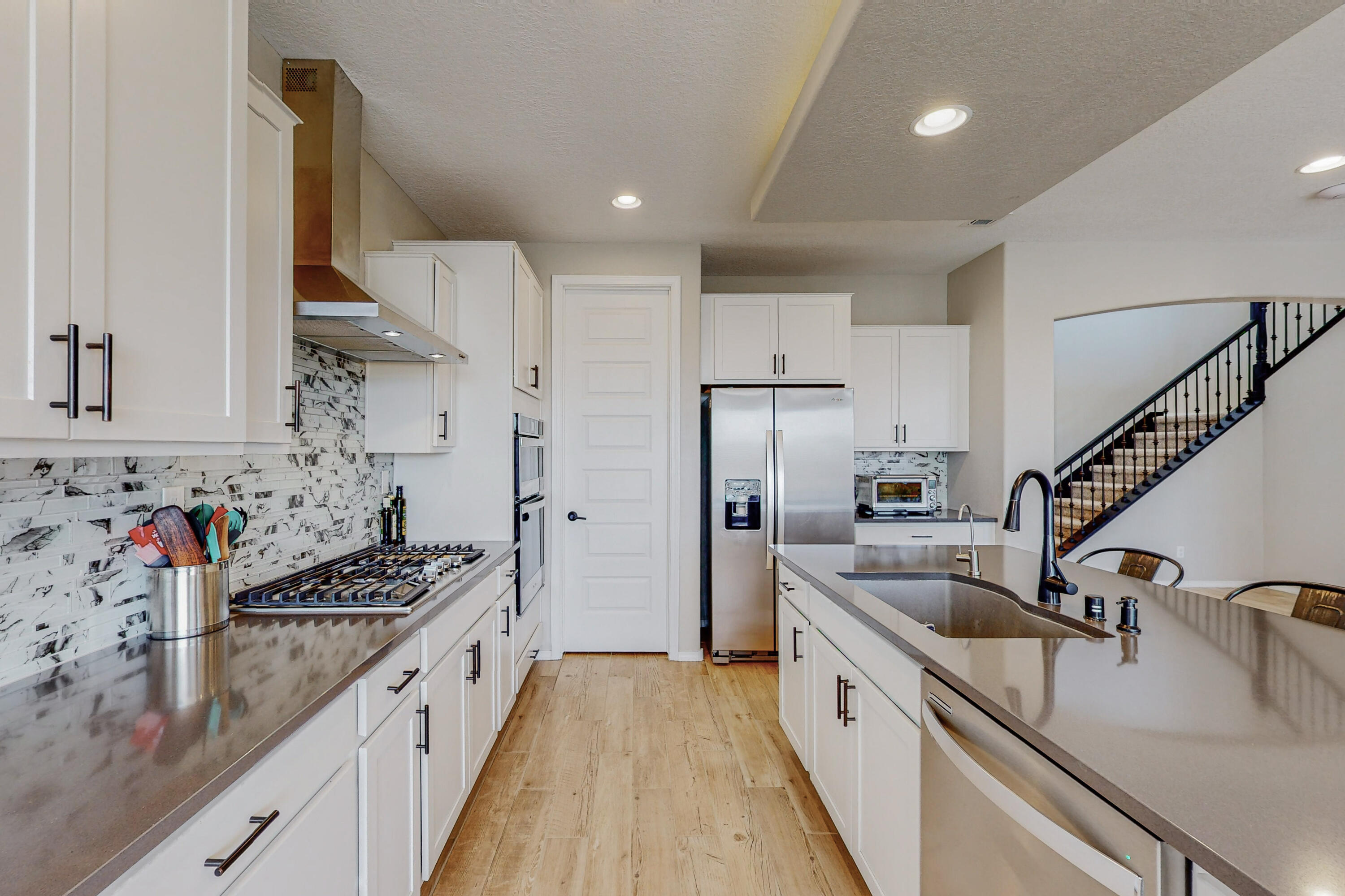 6016 Strand Loop SE