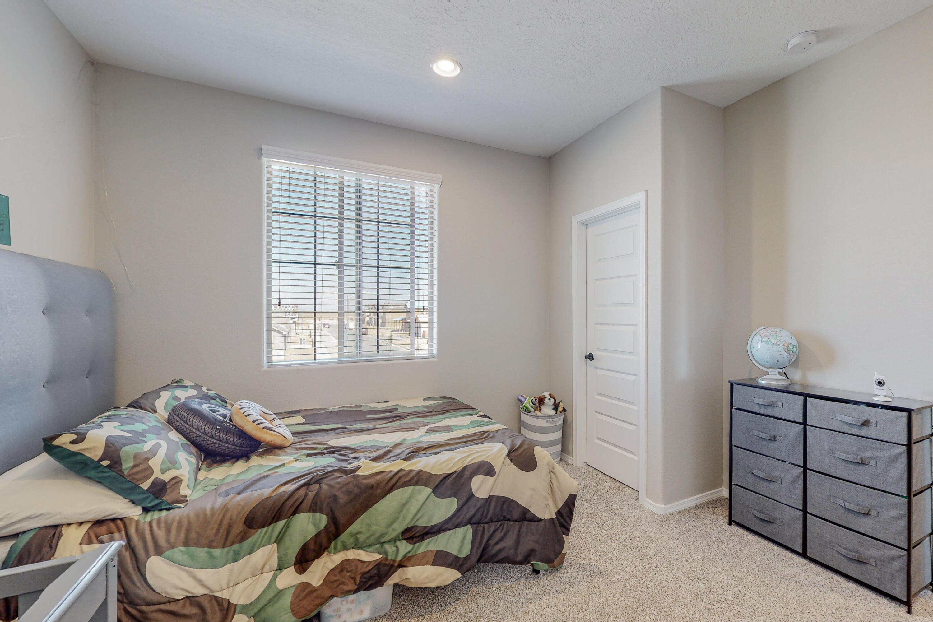 6016 Strand Loop SE